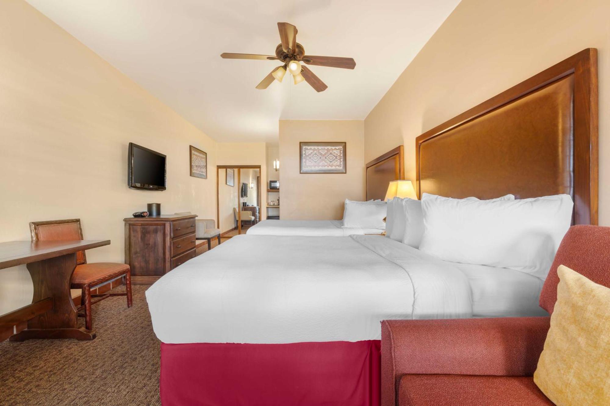 Large Queen Room Two Queen Beds Non-Smoking