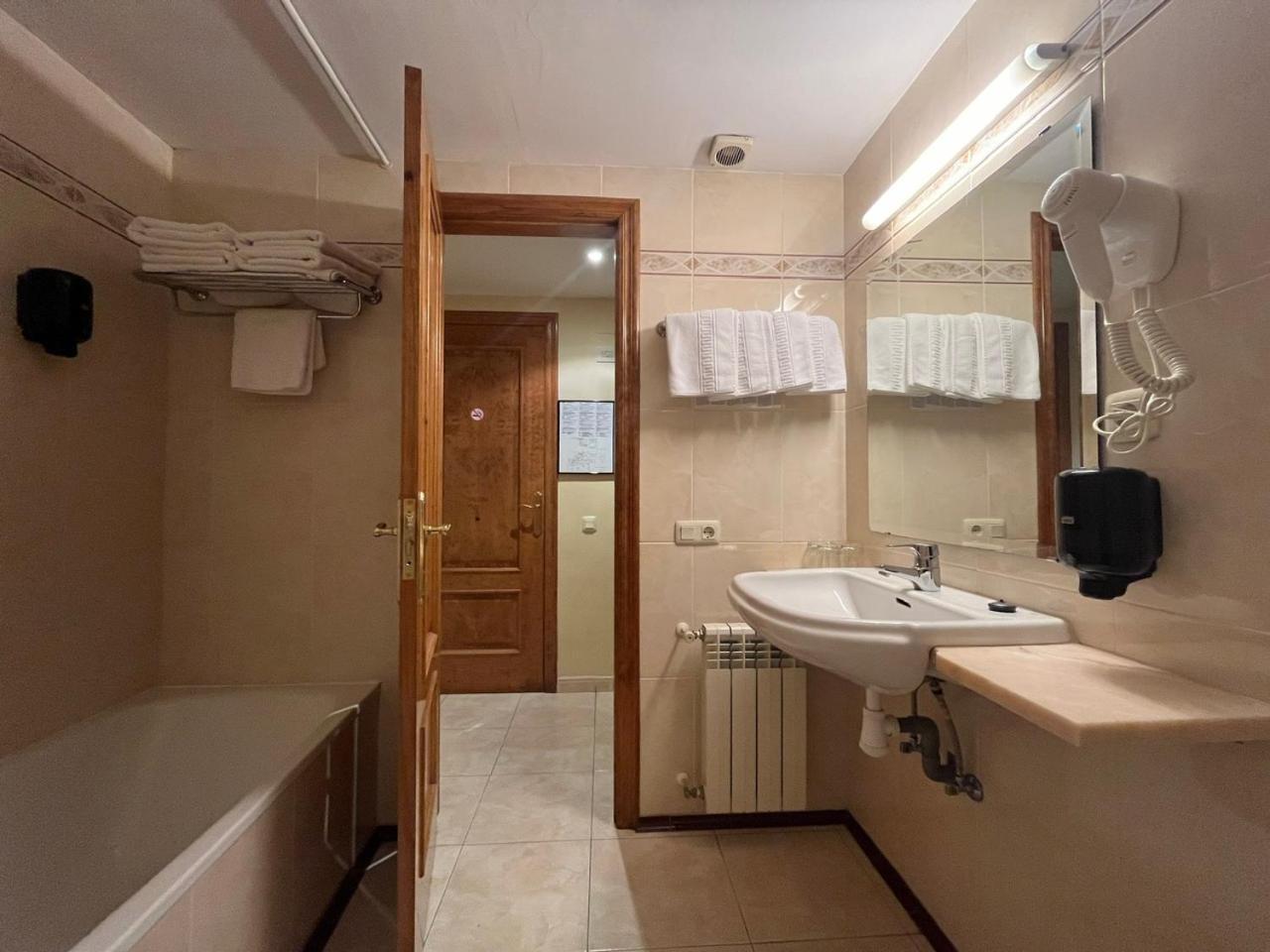 Quadruple Room,1645652800:JPEG