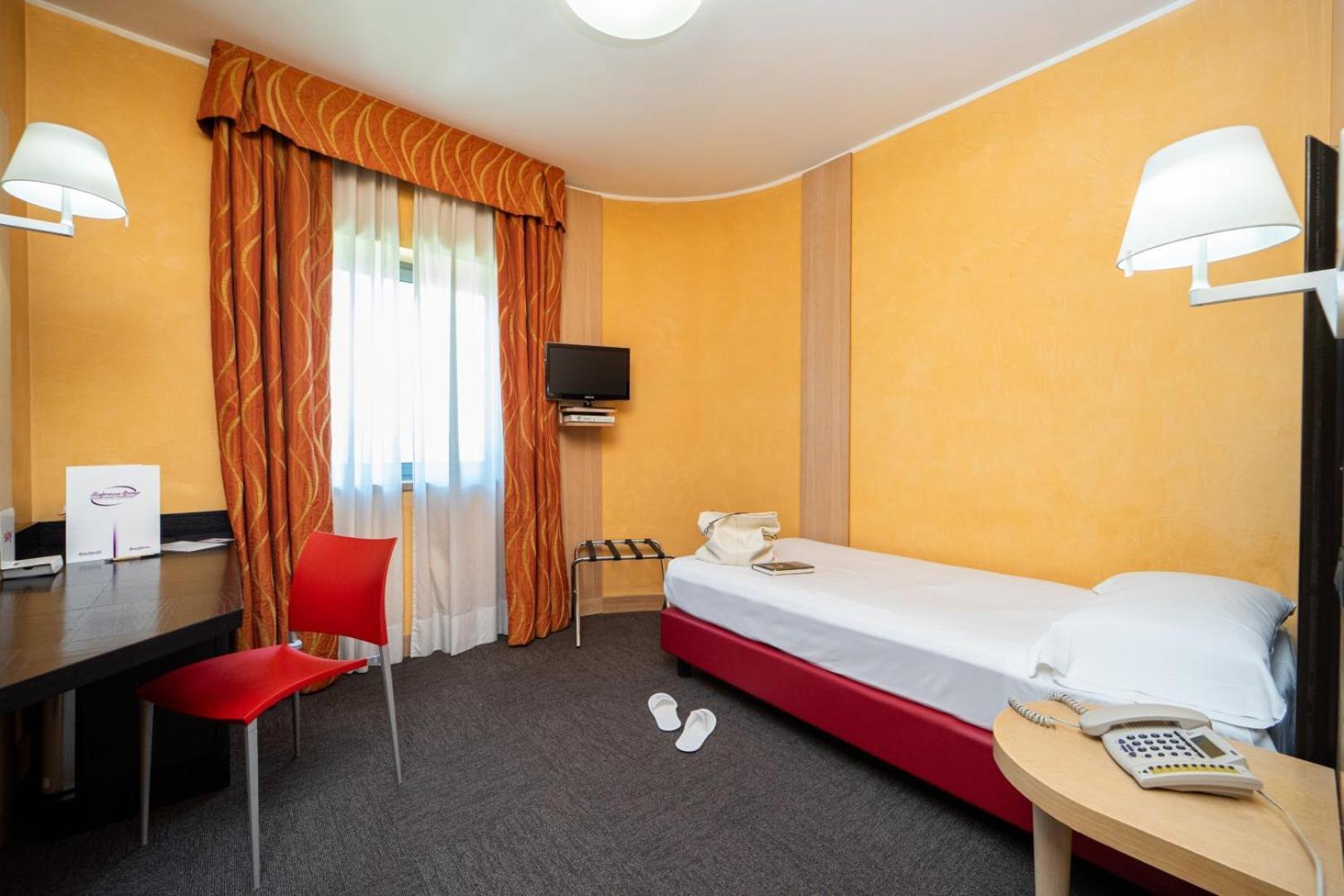 Single Room,1645664807:JPEG