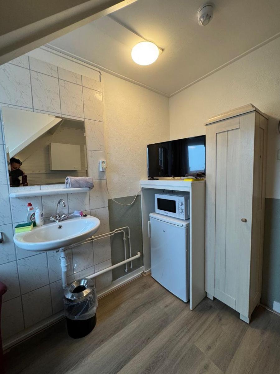 Single Room,1645665445:JPEG