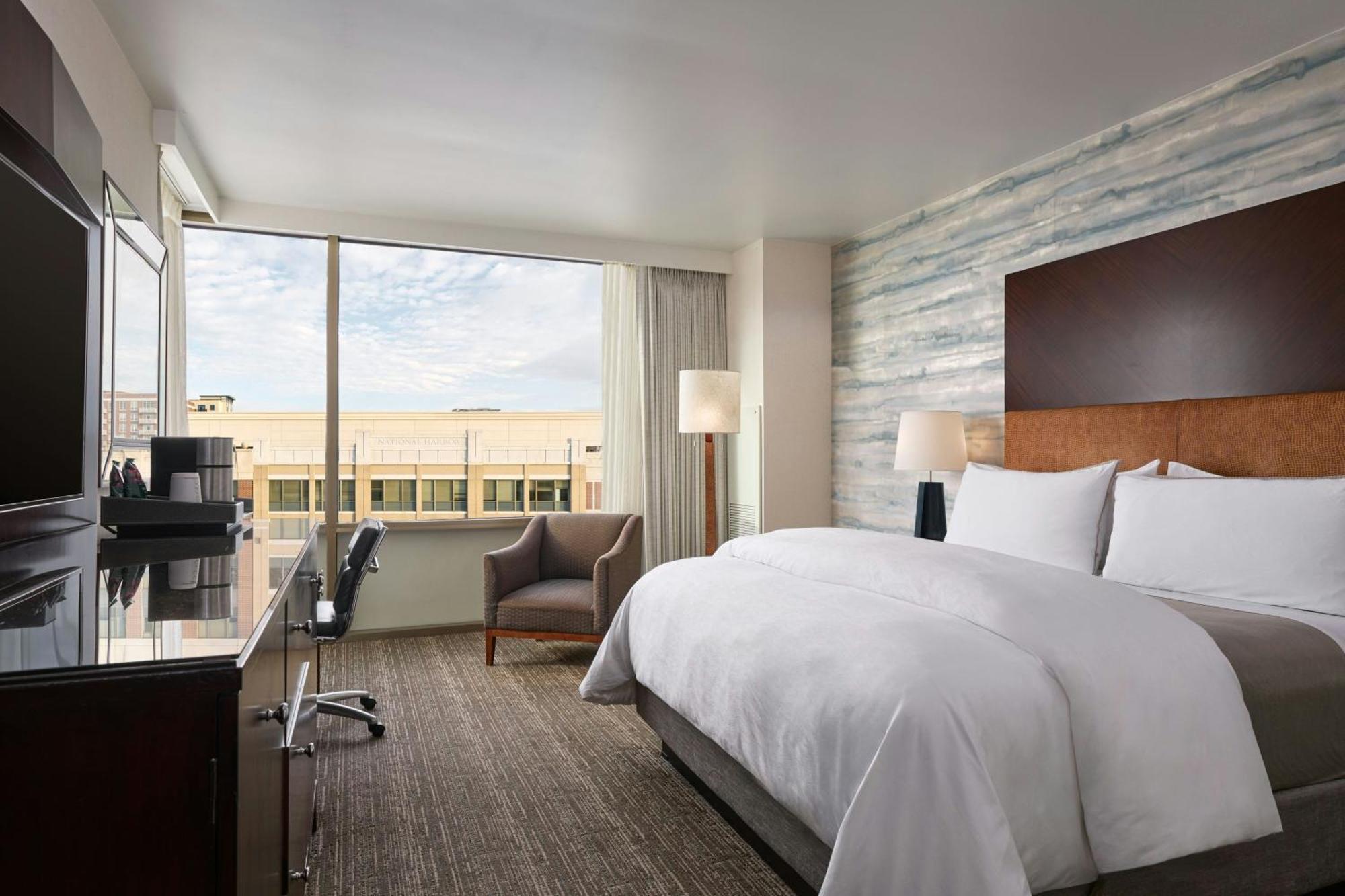Guest room 1 King City view