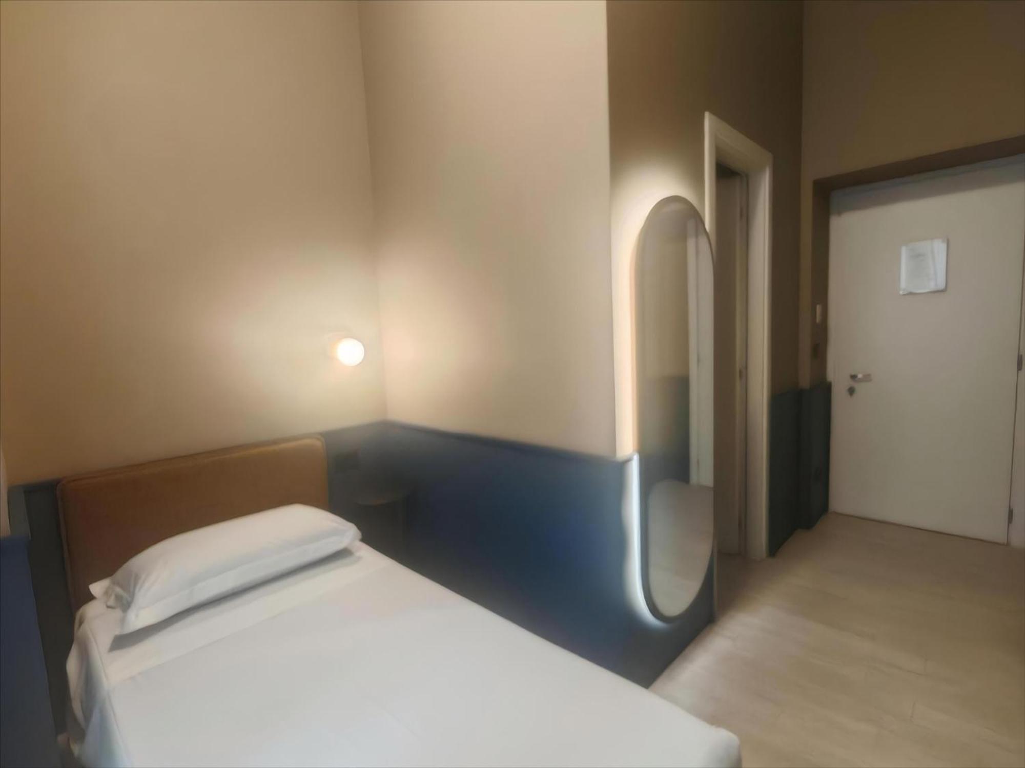 Single Room,1645687054:JPEG