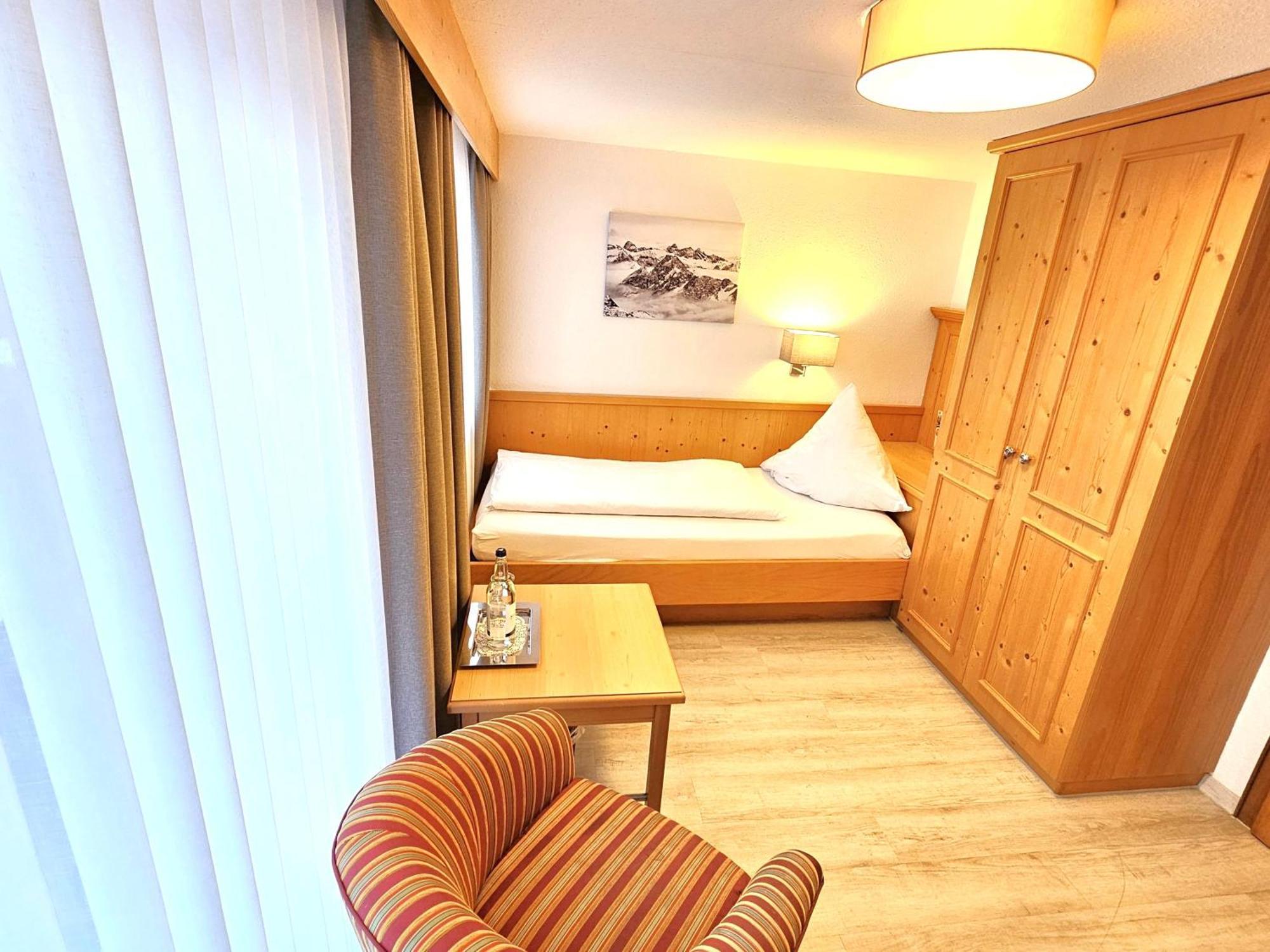 Single Room Mountain View