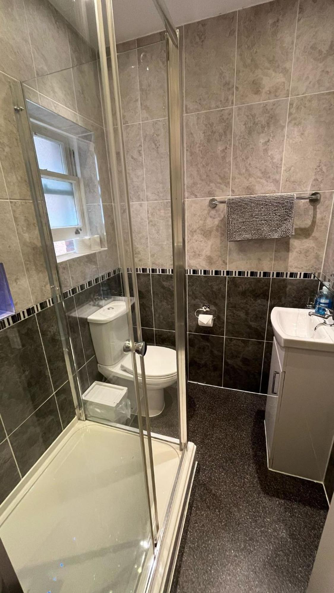 Double Room Private Bathroom