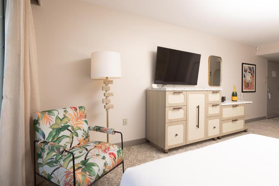 Two Queen Beds Obstructed View