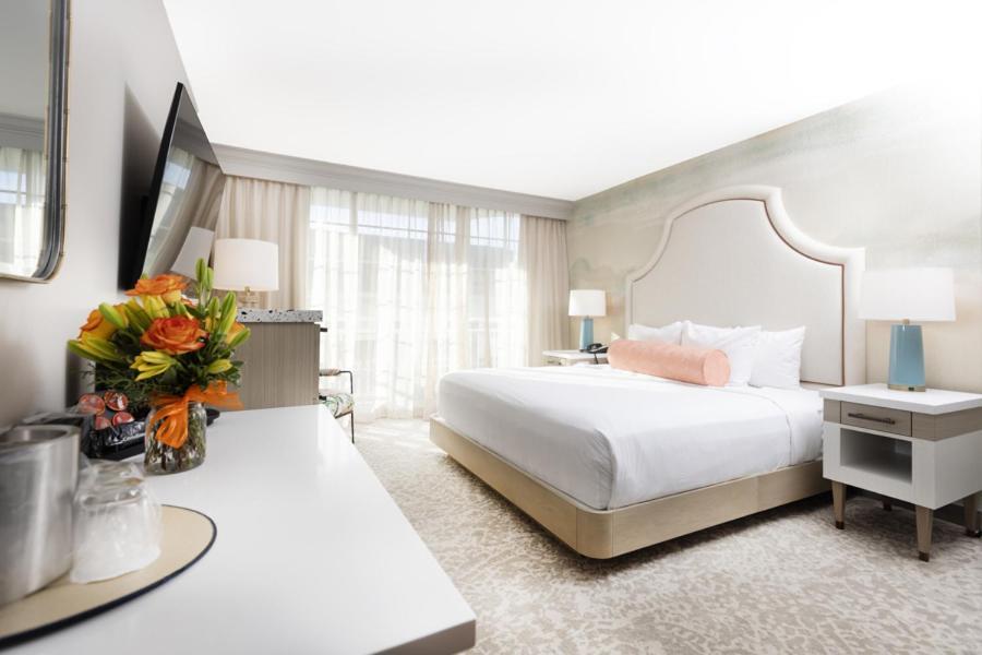 Two Queen Beds Obstructed View