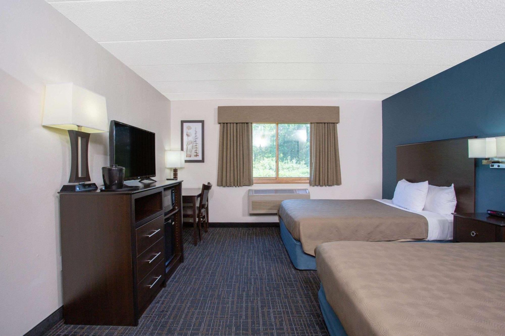 Queen Room Two Queen Beds Non-Smoking
