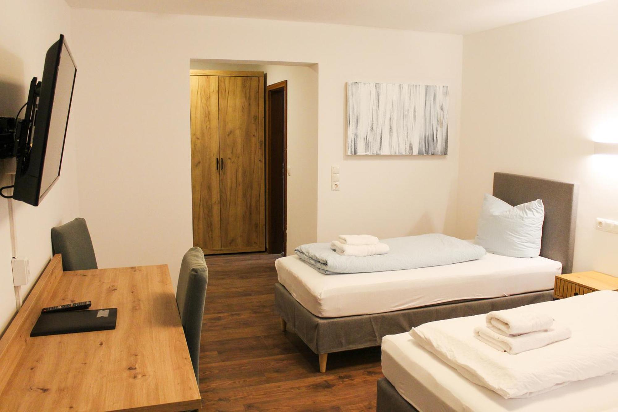 Basic Triple Room