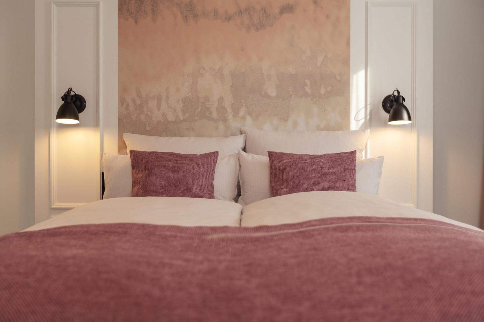 Standard Queen Room,1646886434:JPEG