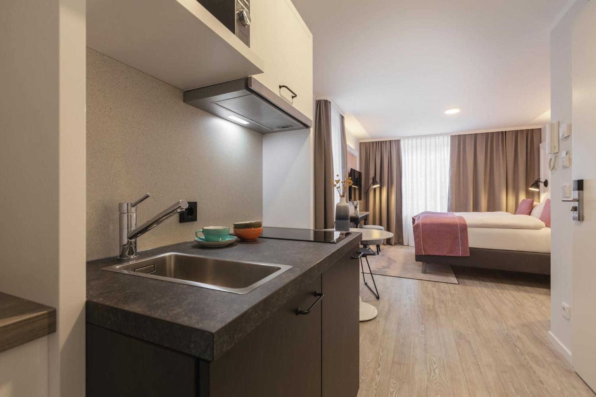 Standard Twin Room Kitchenette Balcony,1646886444:JPEG