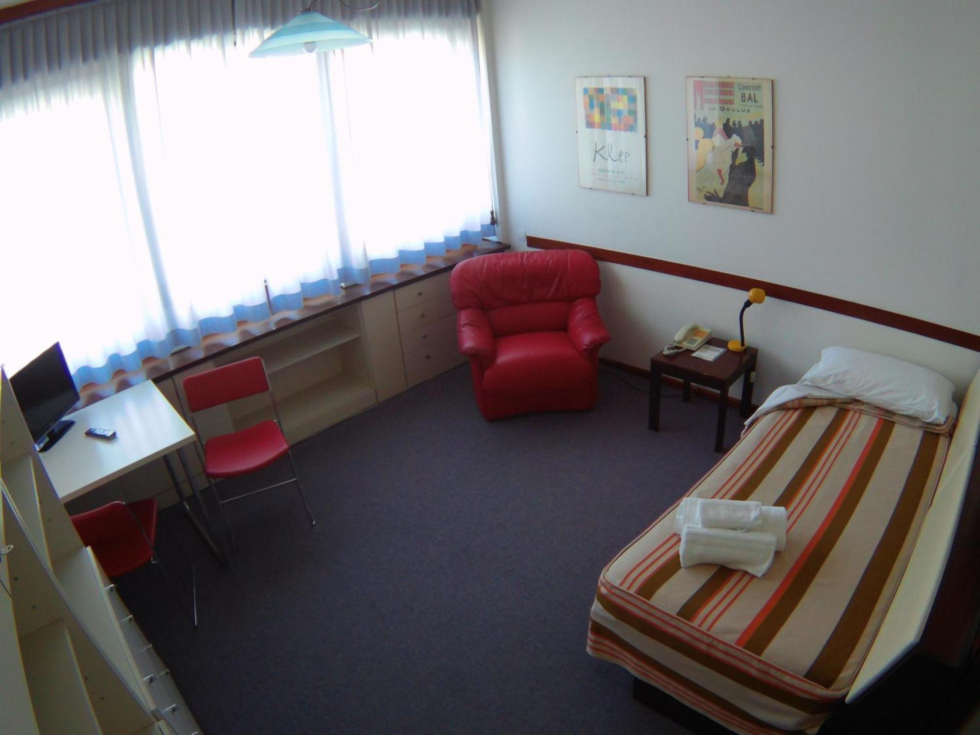 Economy Single Room