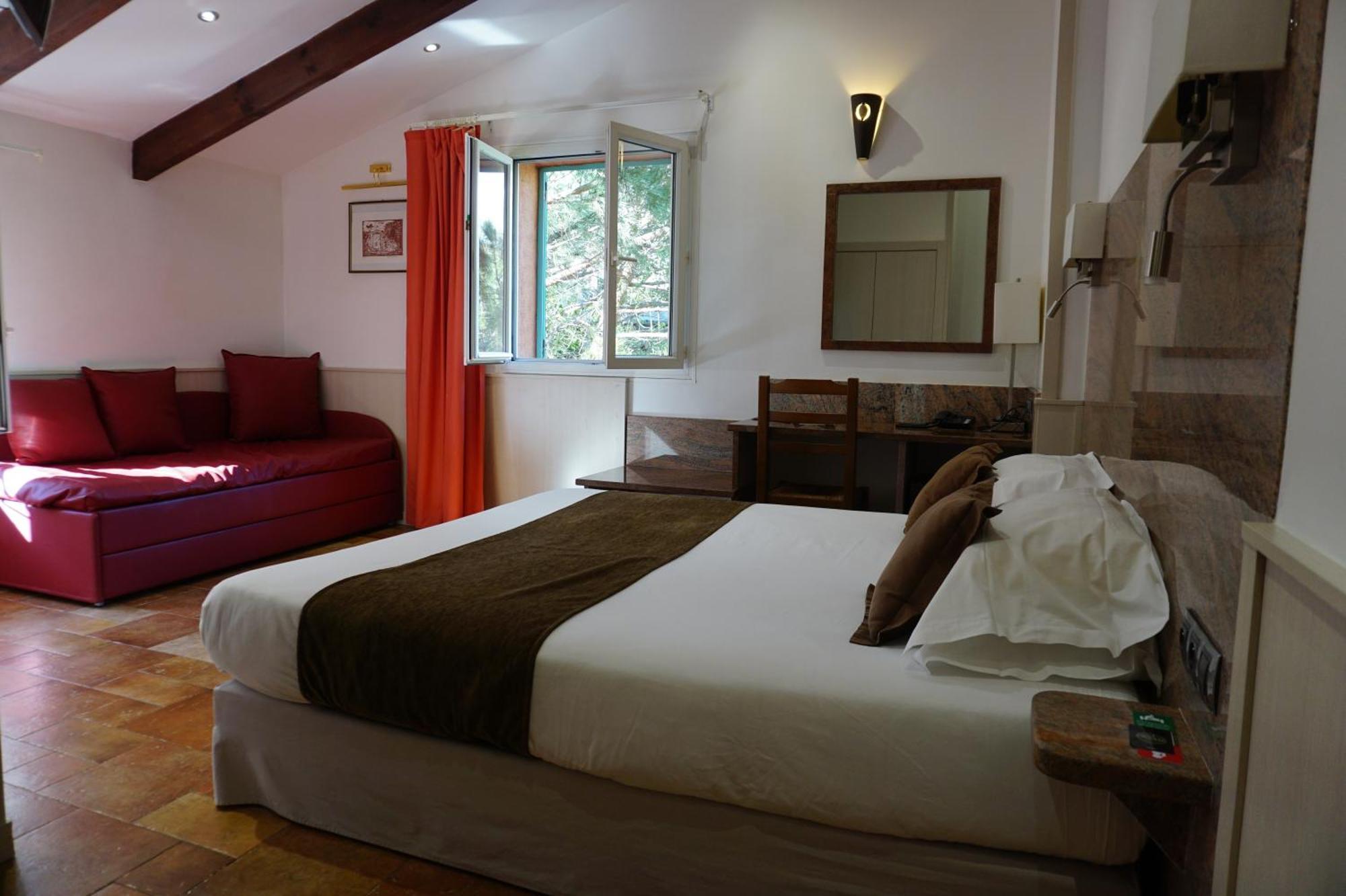 Double Room,1646887238:JPEG