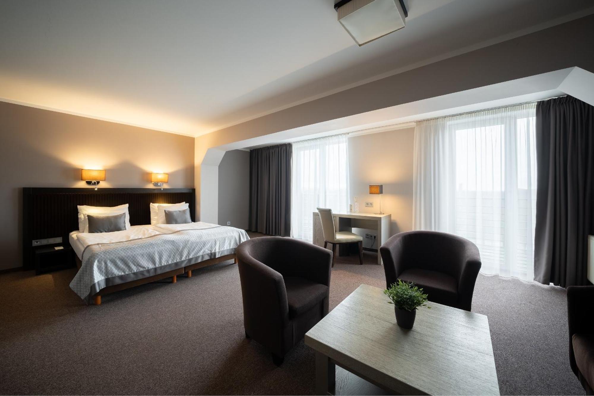 Superior Double Room Kitchenette,1646888928:JPEG