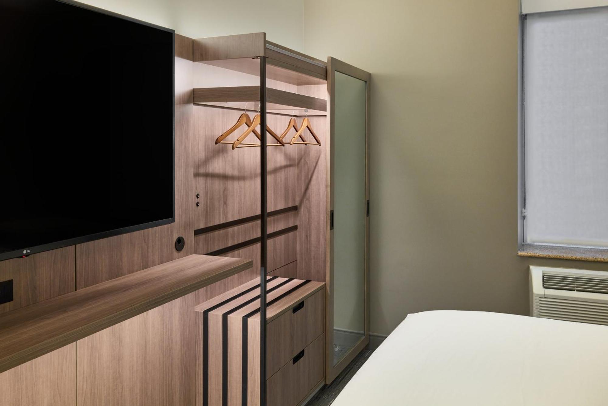 Standard Room,1698858433:JPEG