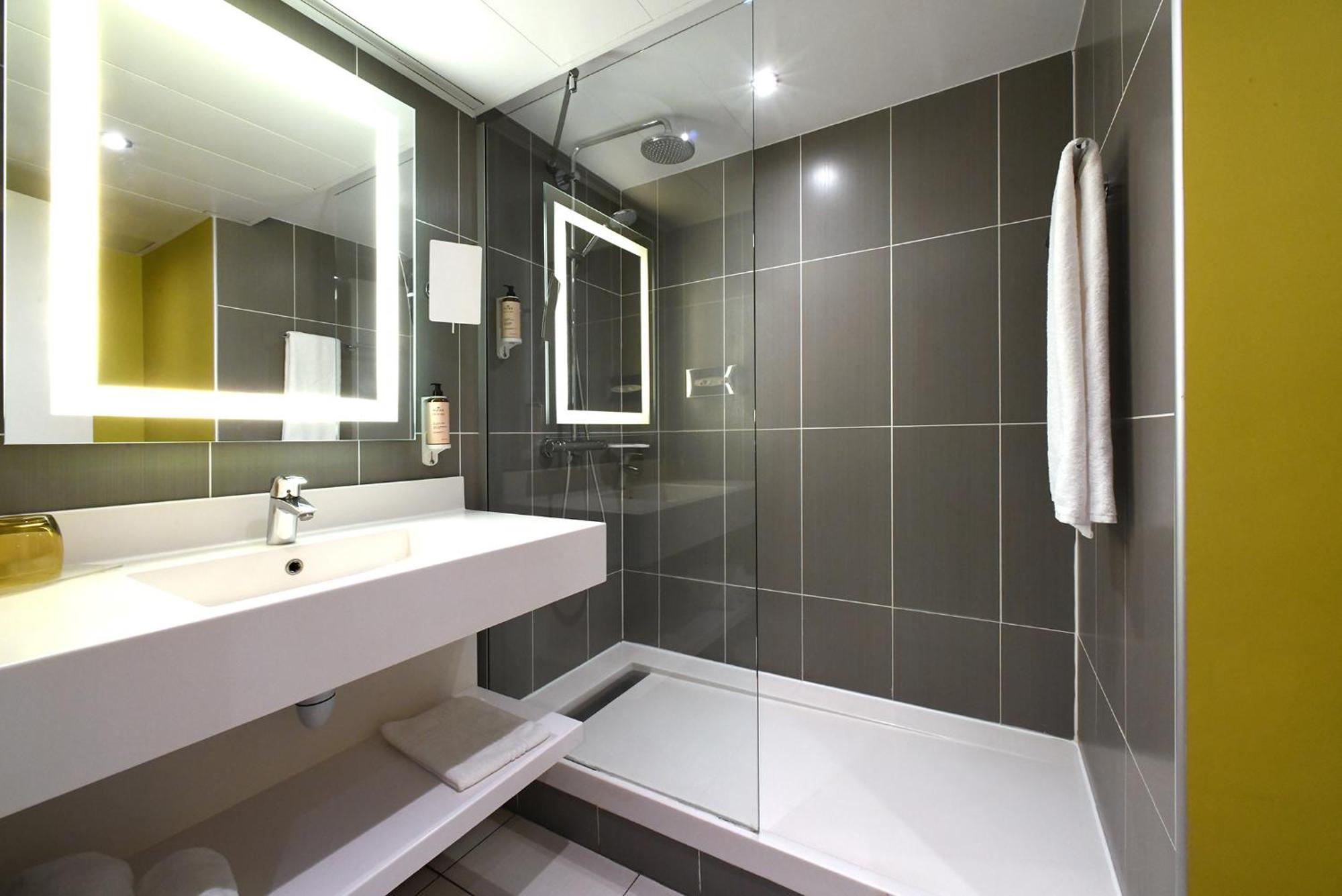 Standard Twin Room,1717001585:JPEG