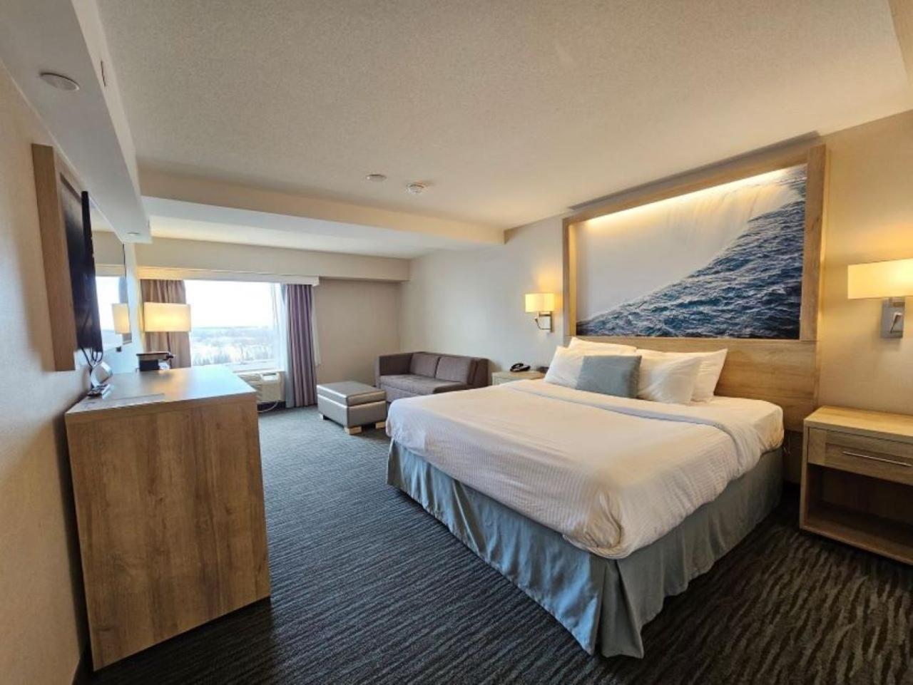 Riverview Premium Guest room 1 King Bed & Sofa Bed,1656176723:JPEG