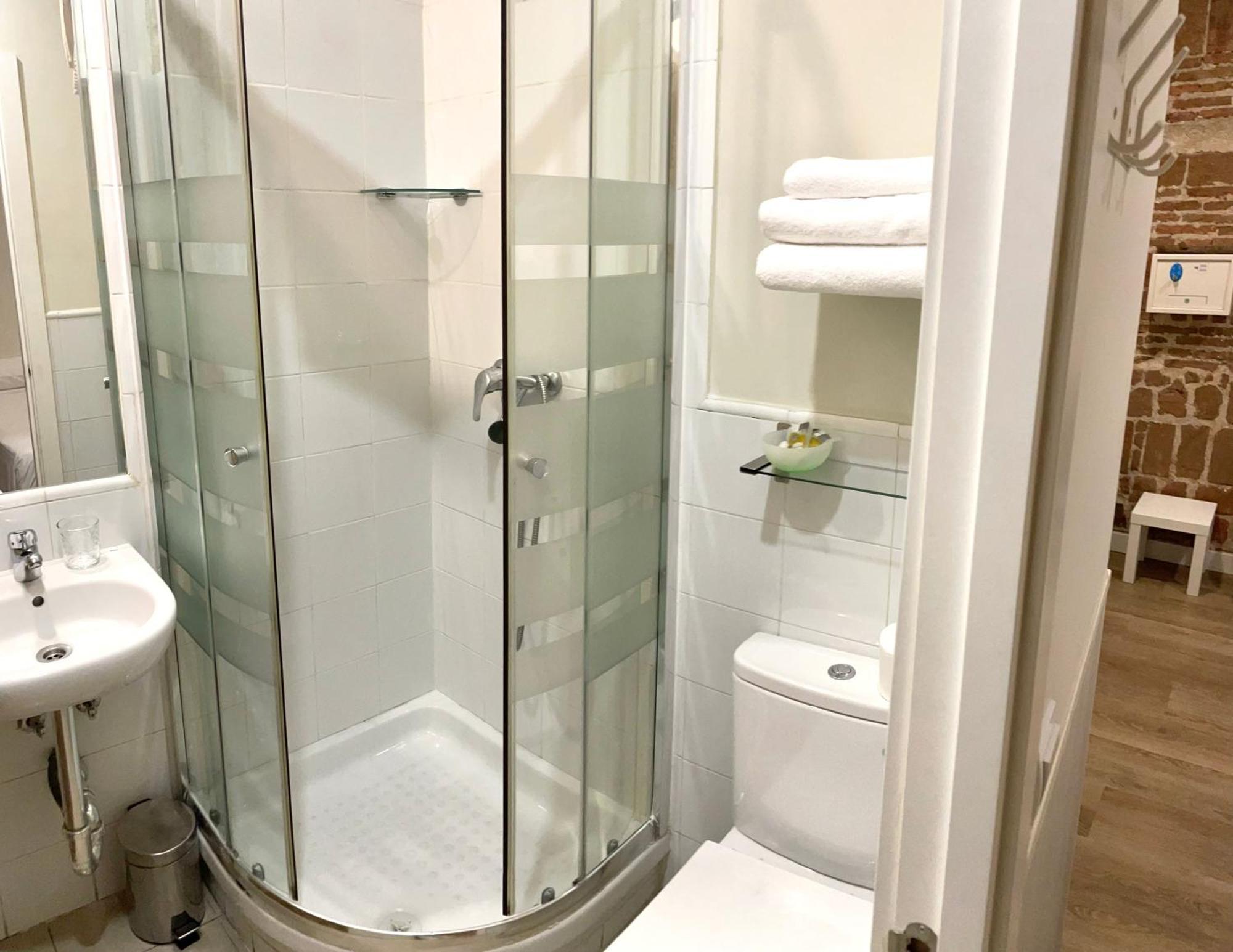 Chambre Lits Jumeaux avec Salle de Bains Privative