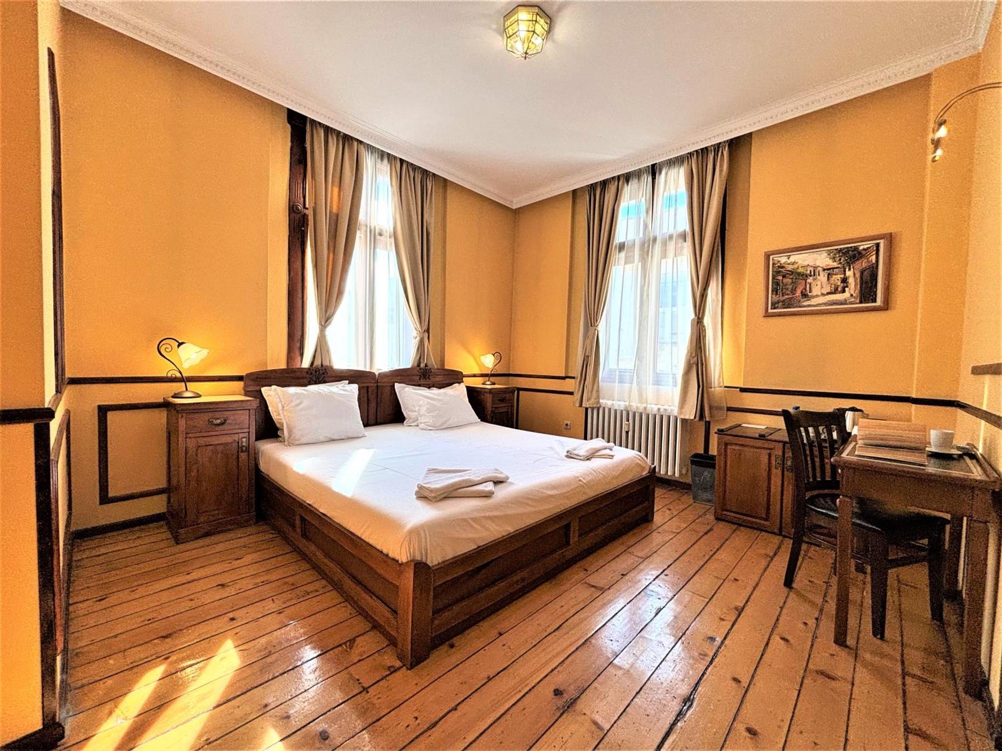Deluxe Double Room,1646913818:JPEG