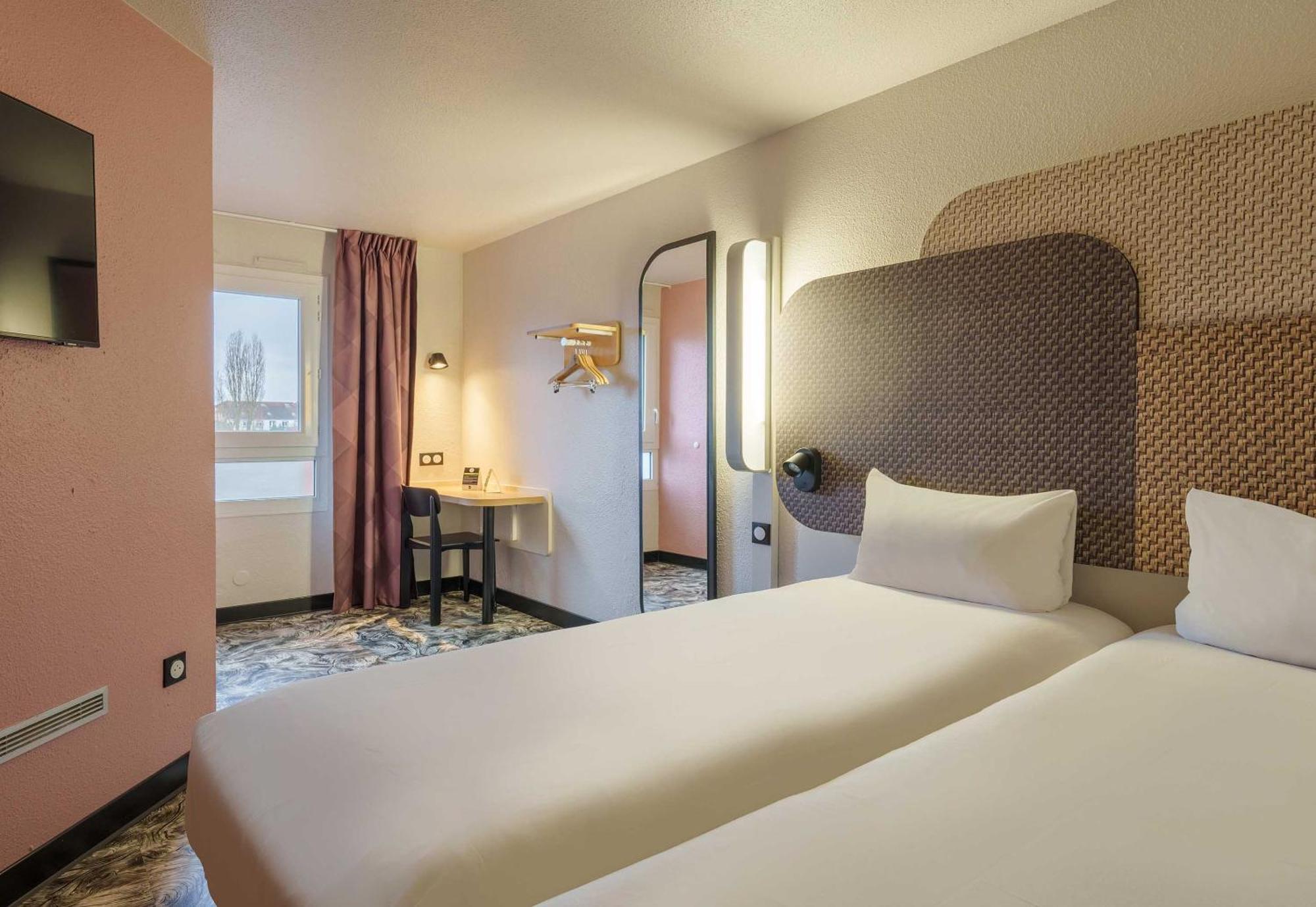 Twin Room,1646914832:JPEG