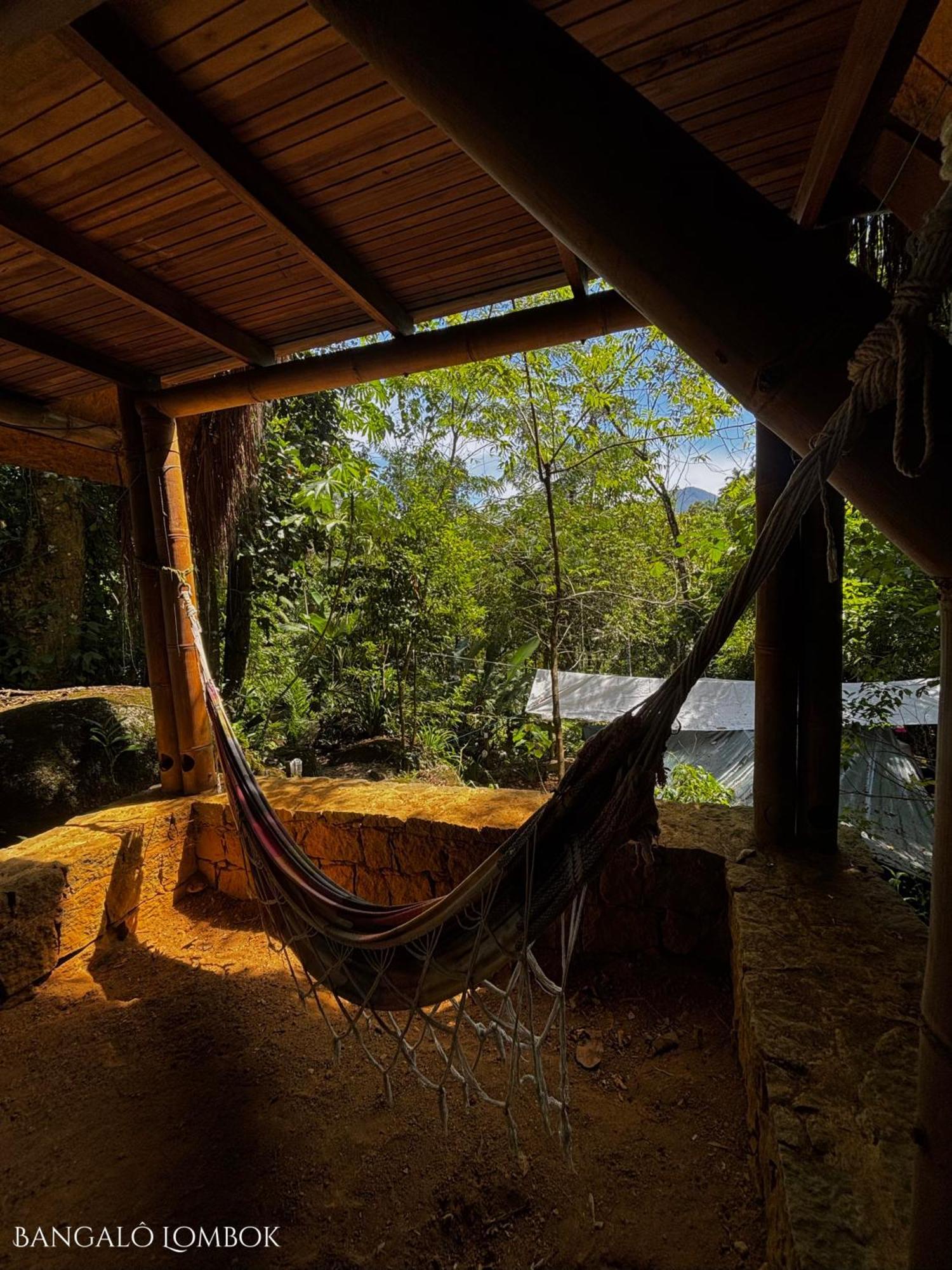Bungalow Garden View