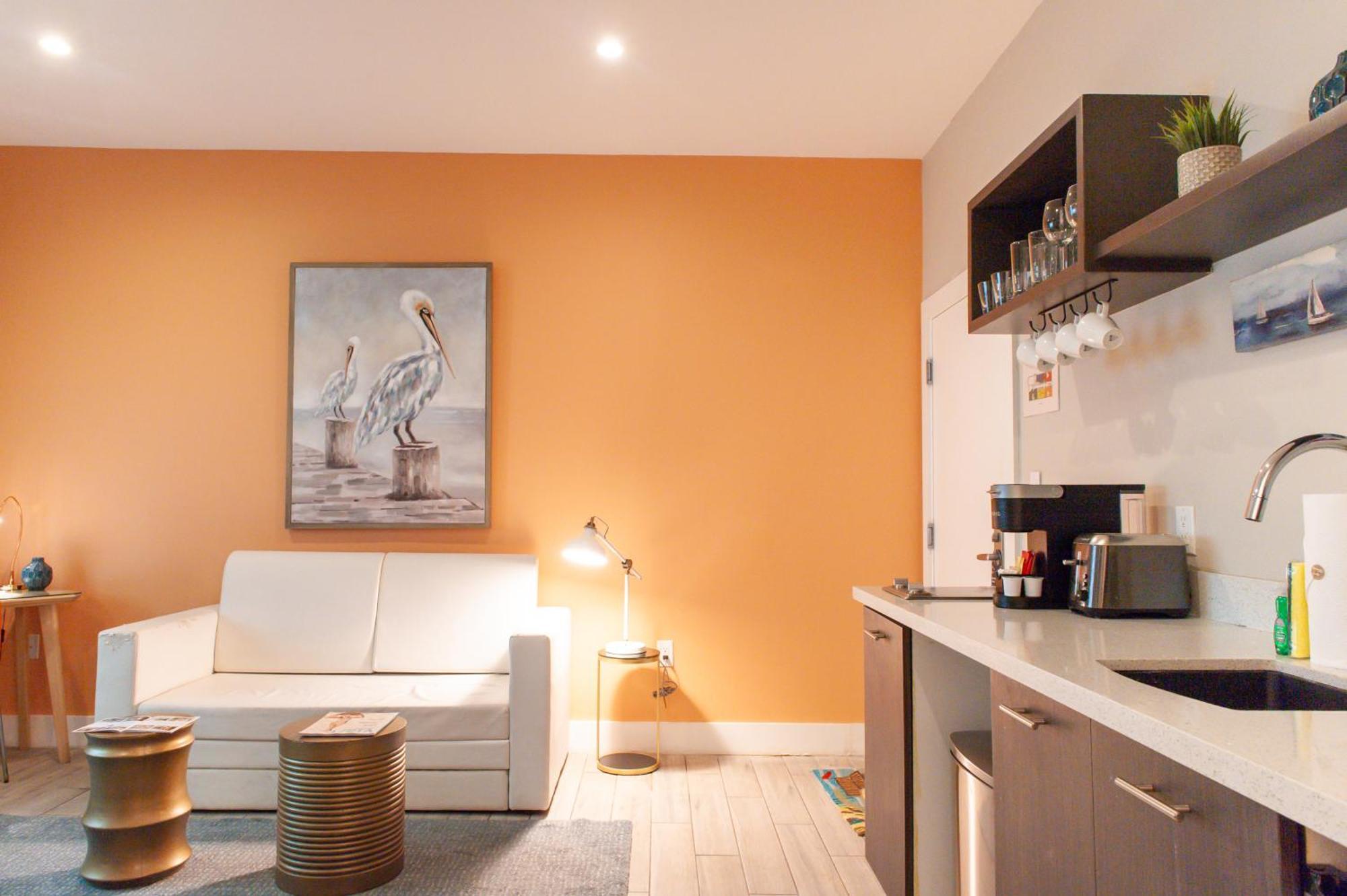 One Bedroom Queen Suite