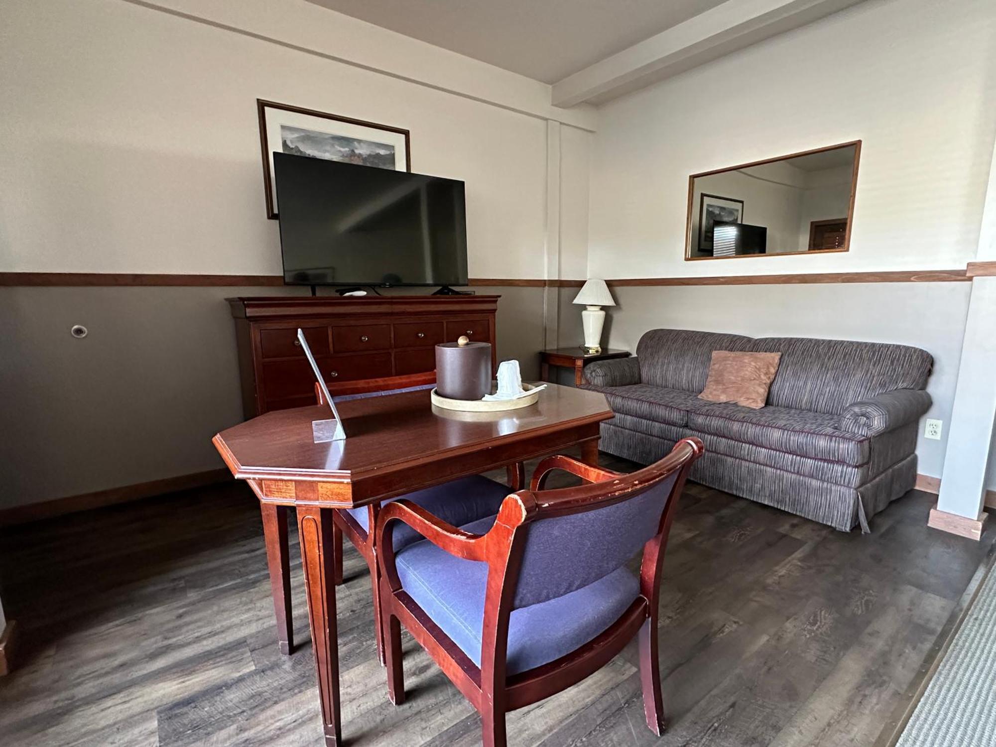 Queen Suite