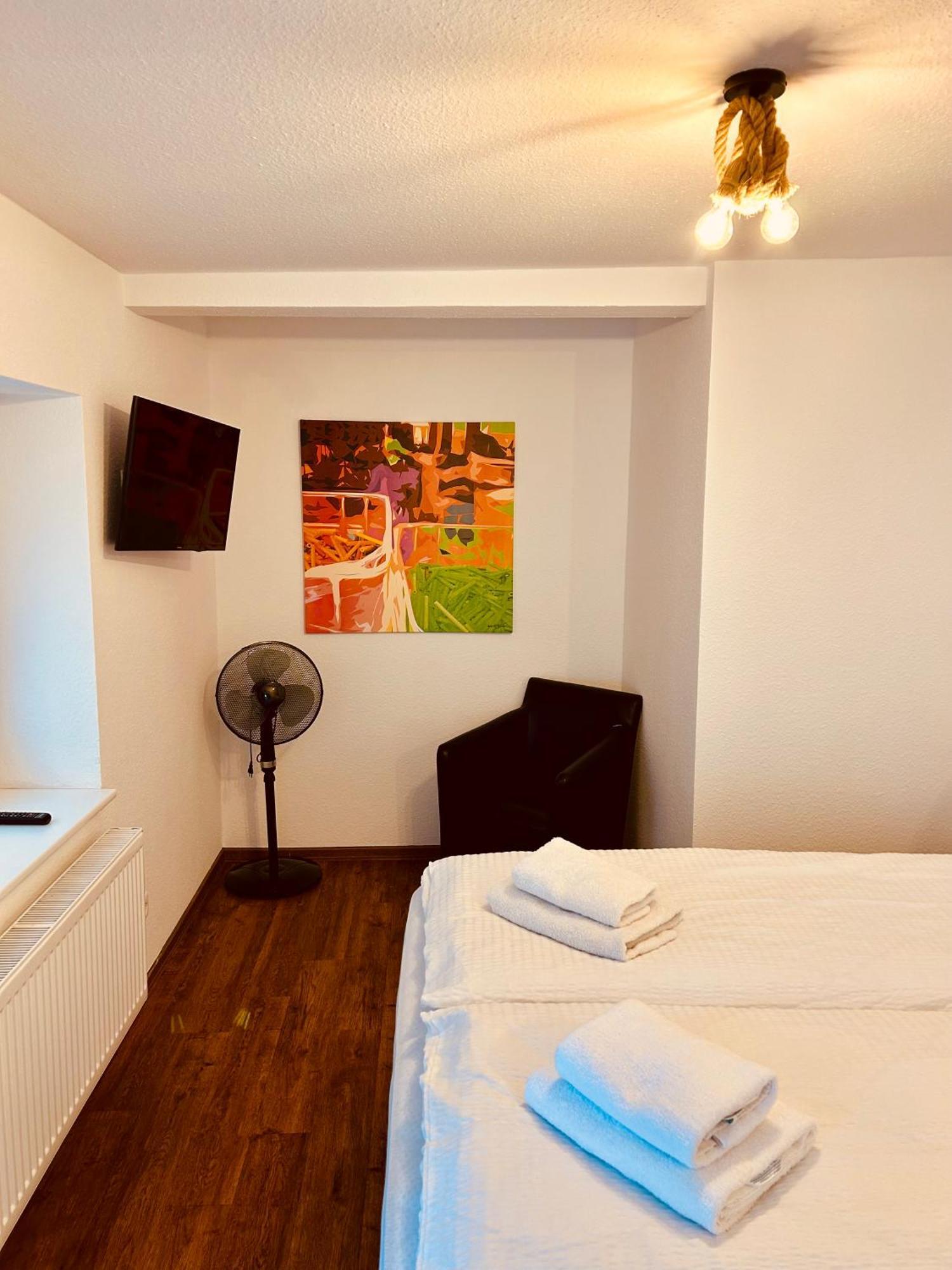 Two-Bedroom Apartment,1647719951:JPEG