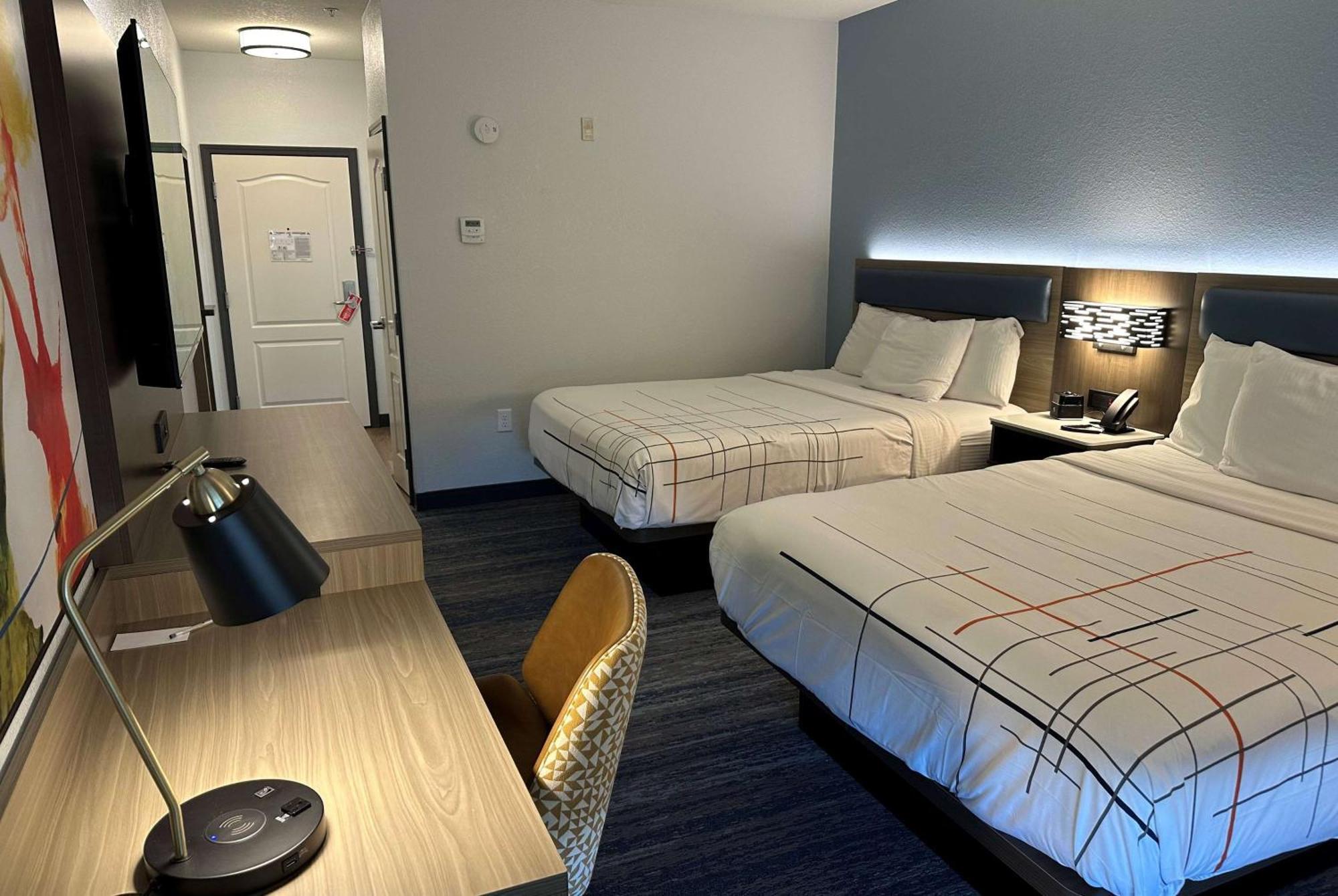 Deluxe Queen Room Two Queen Beds