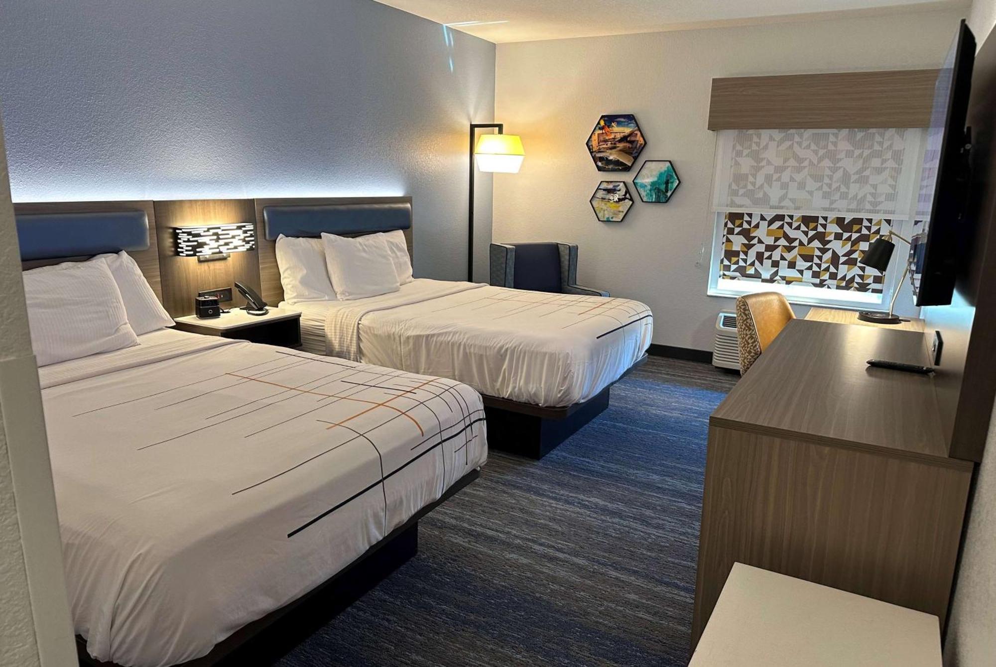 Deluxe Queen Room Two Queen Beds