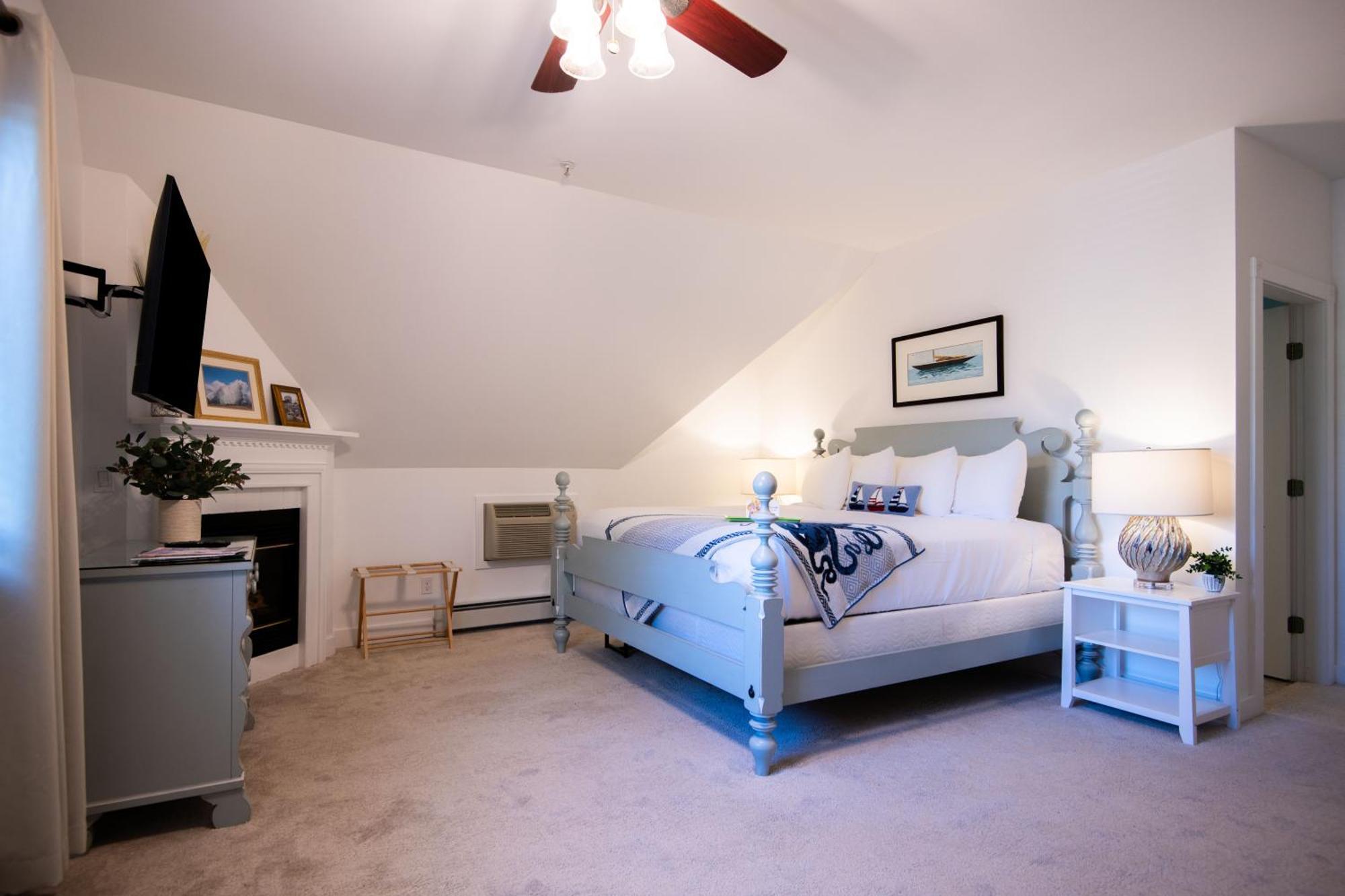 Acadia Cottage King