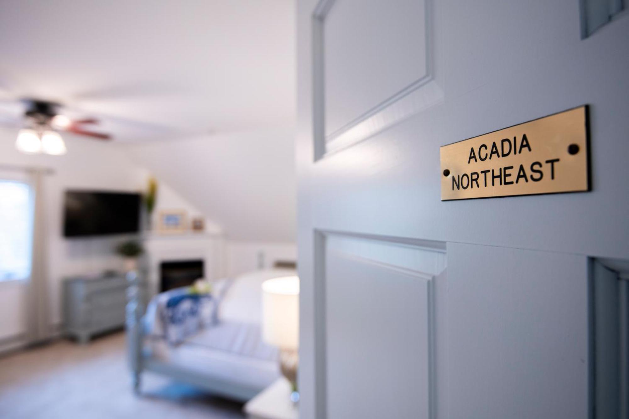 Acadia Cottage King