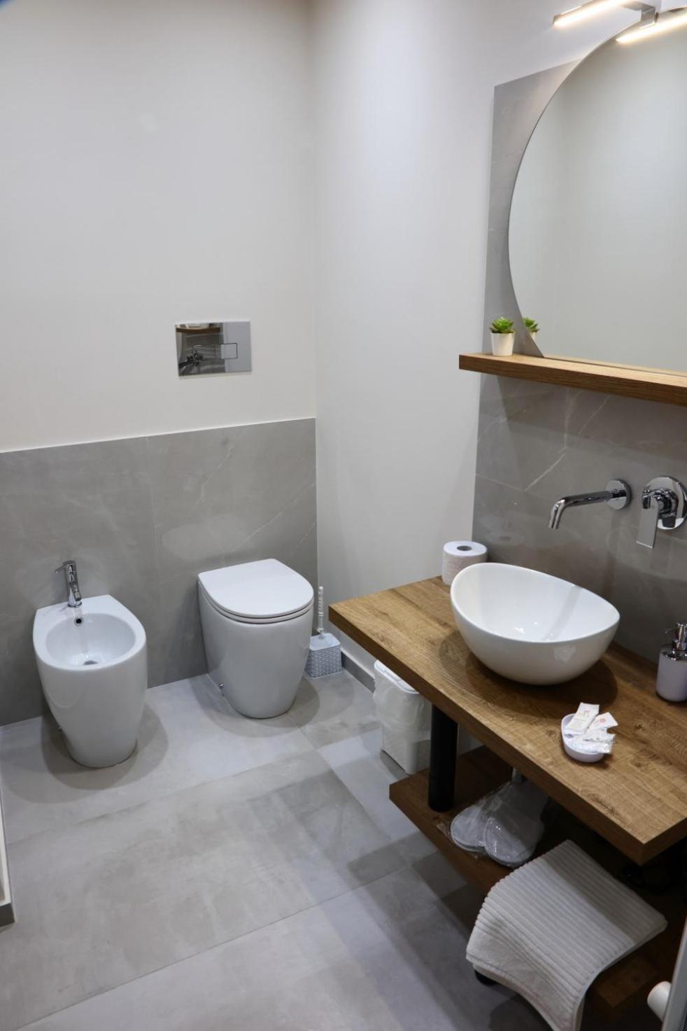 Double Room Private Bathroom