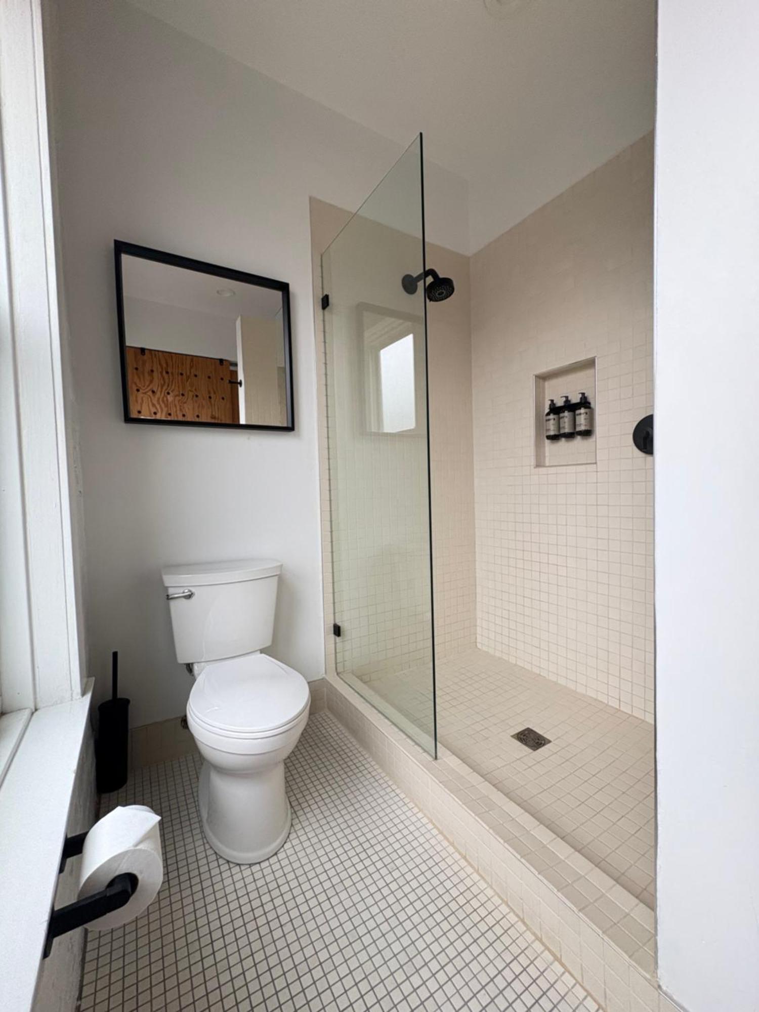 Deluxe Room Private Bathroom