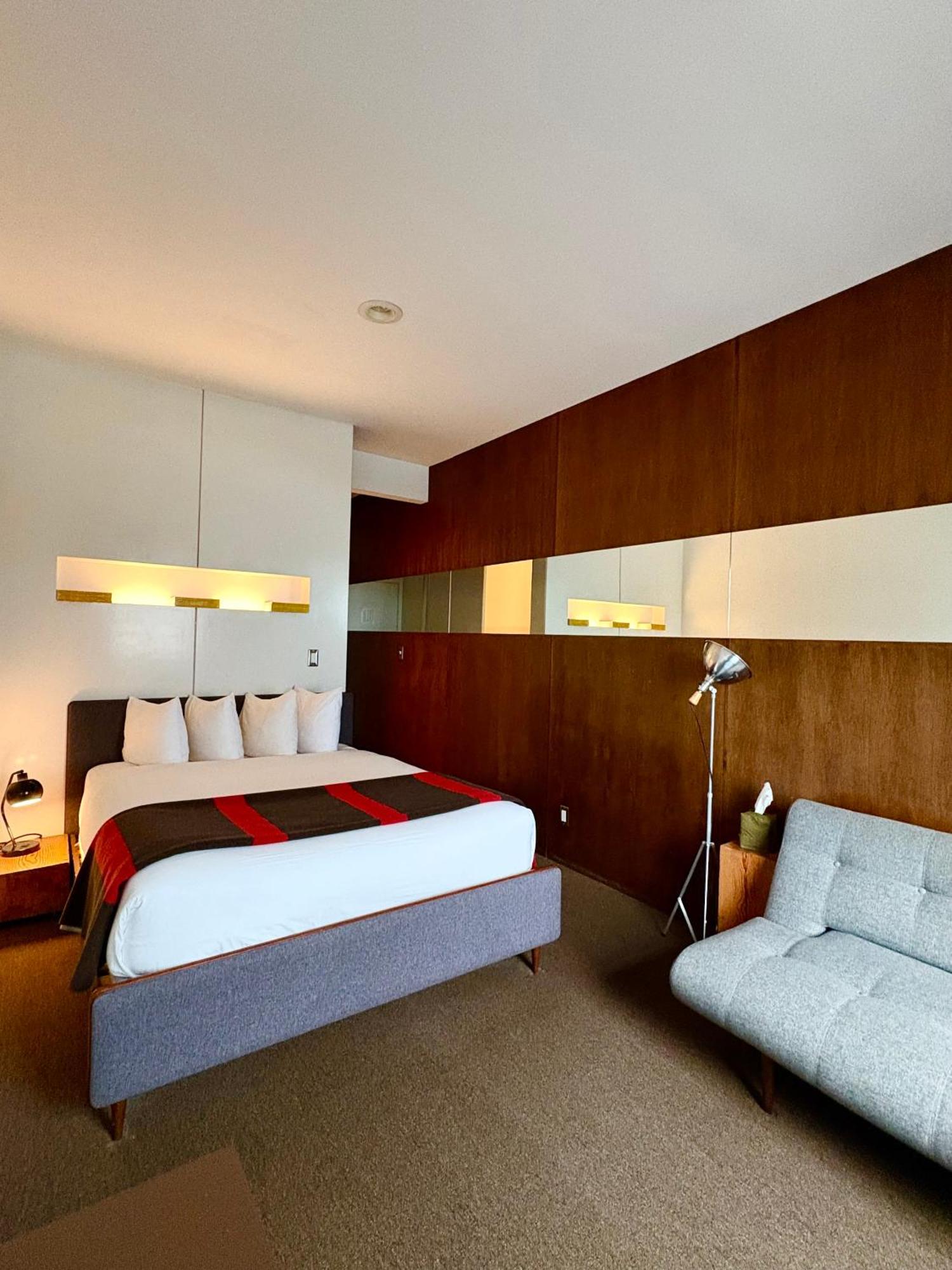 Deluxe Room Private Bathroom