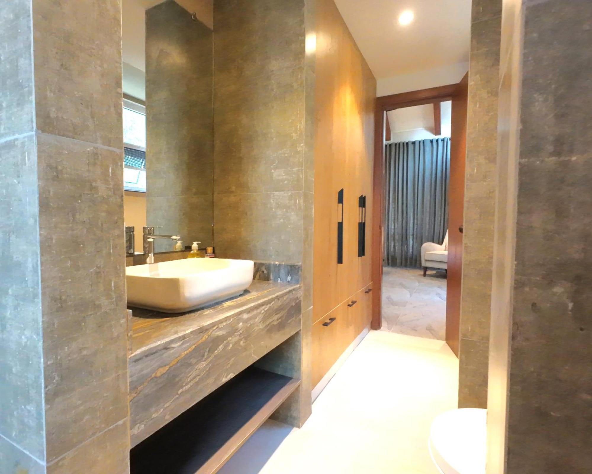 Single Room Private Bathroom
