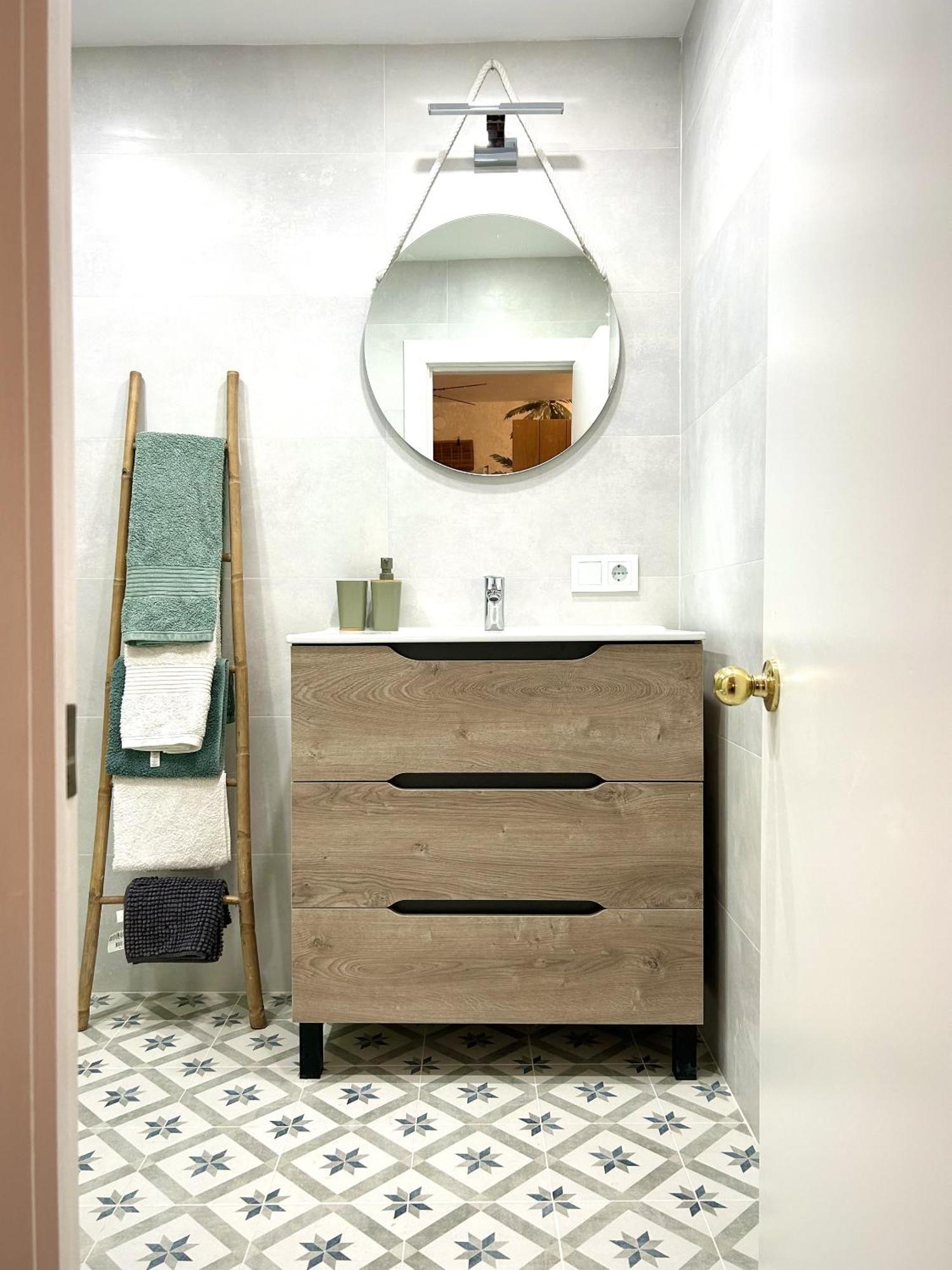 Twin Room Private Bathroom