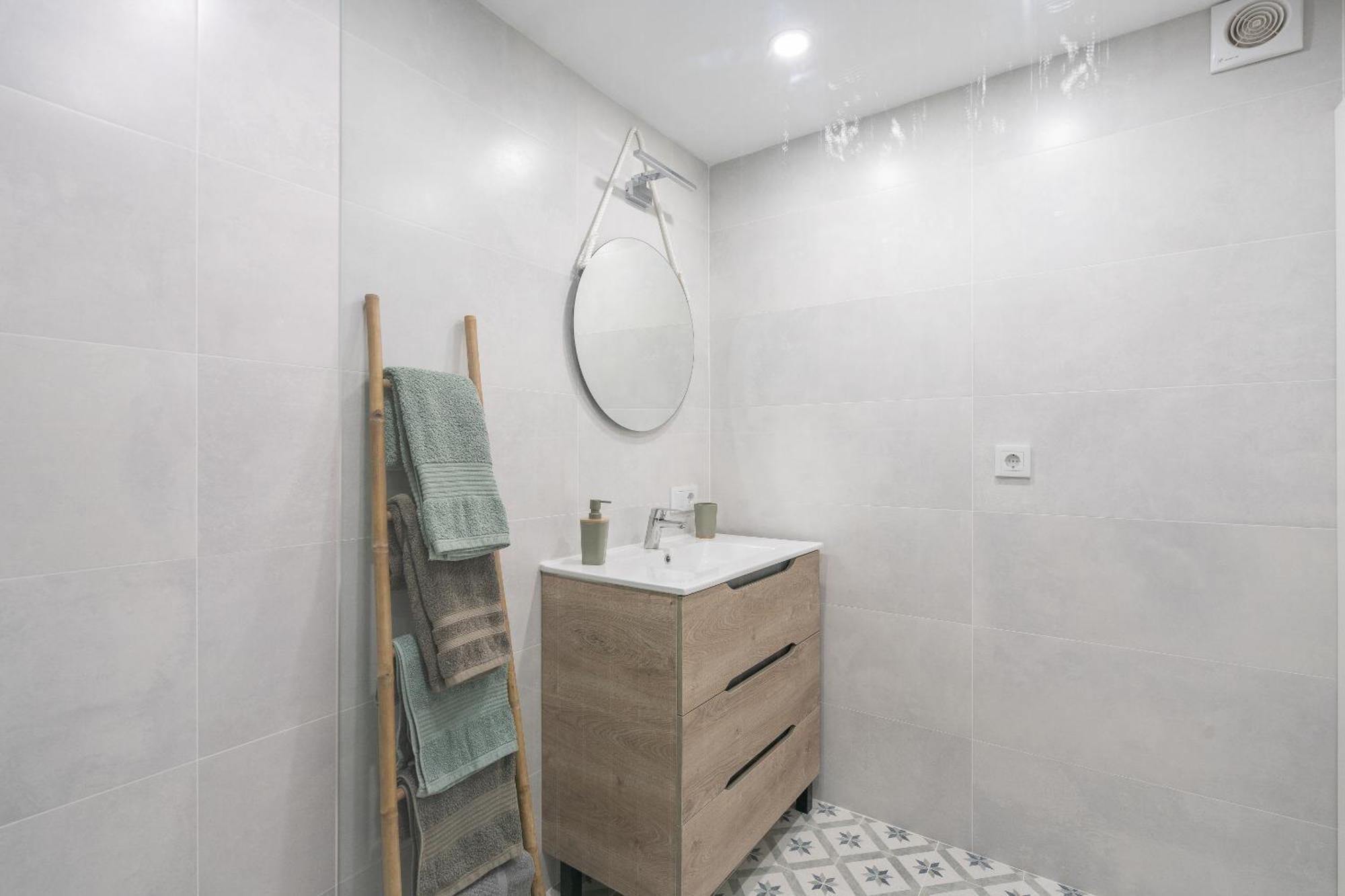 Twin Room Private Bathroom
