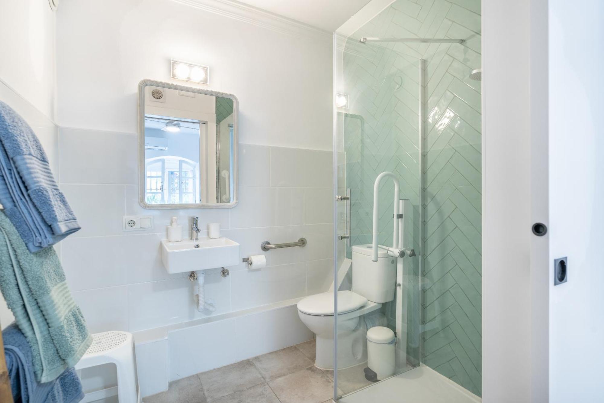 Single Room Private Bathroom