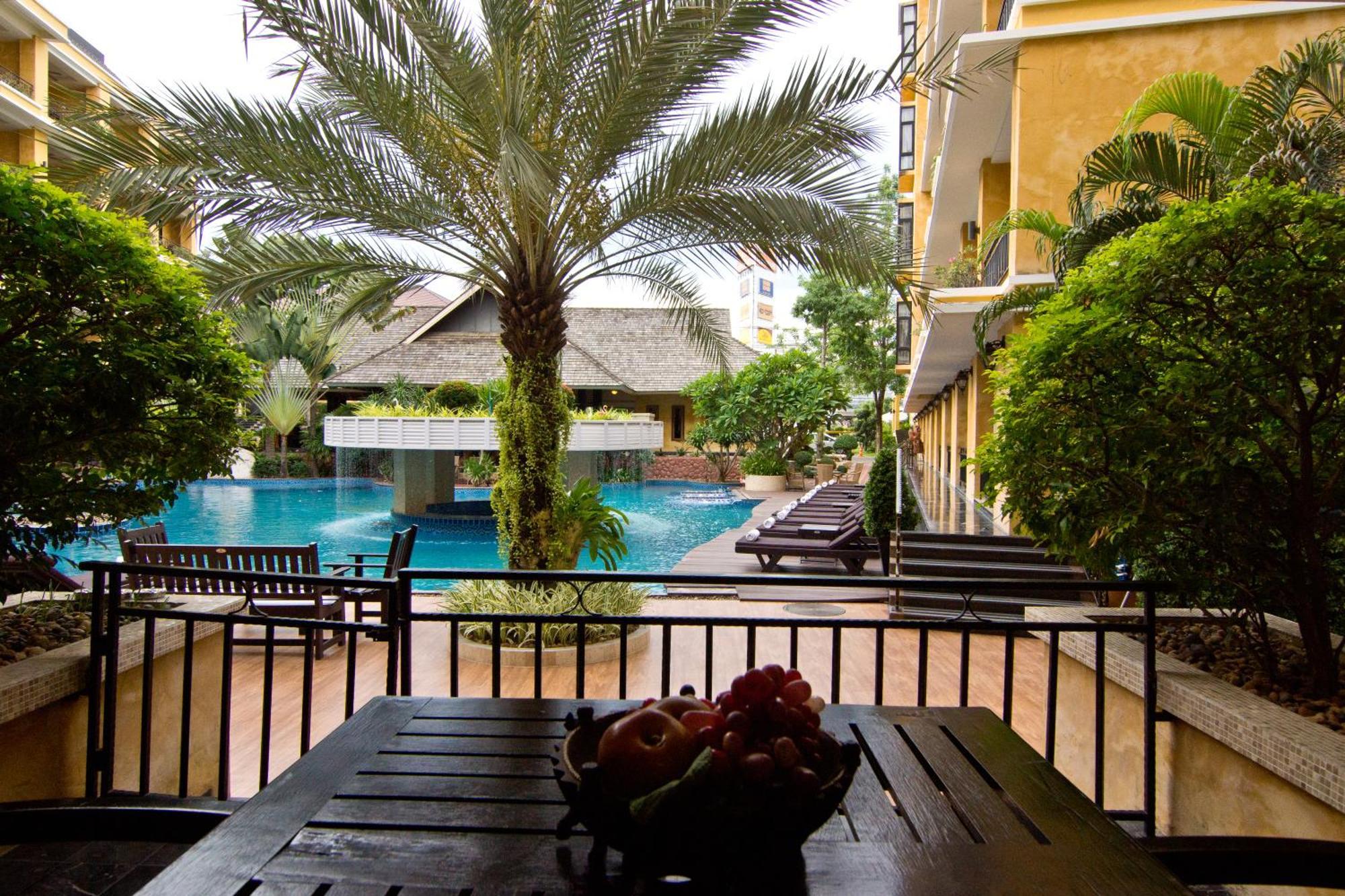 Deluxe Double Room Pool Access