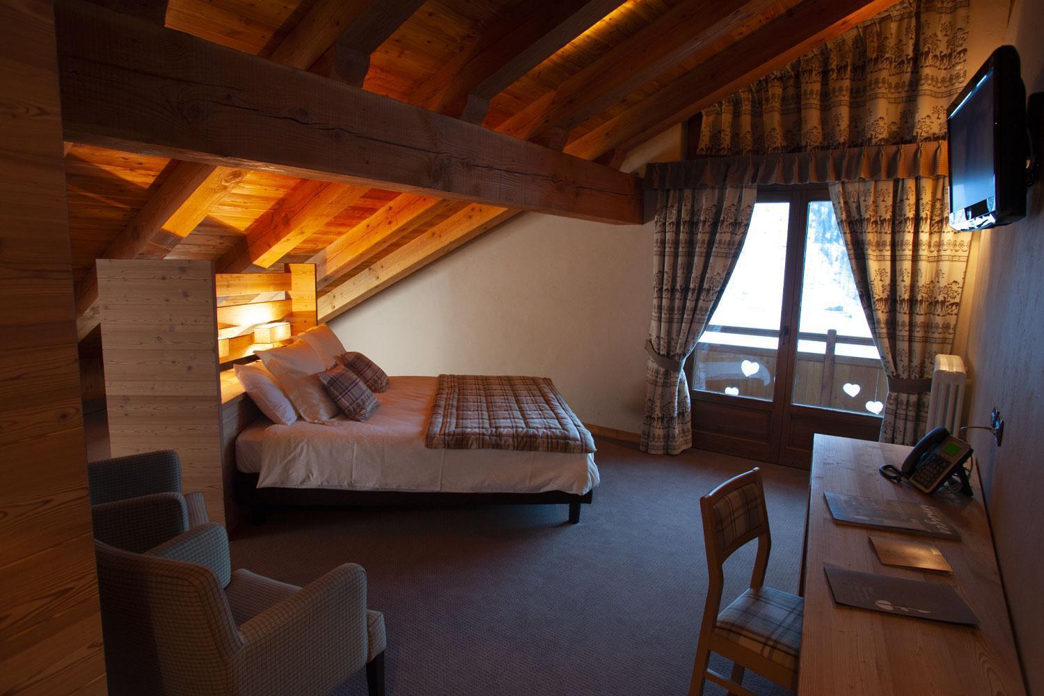 Deluxe Double or Twin Room