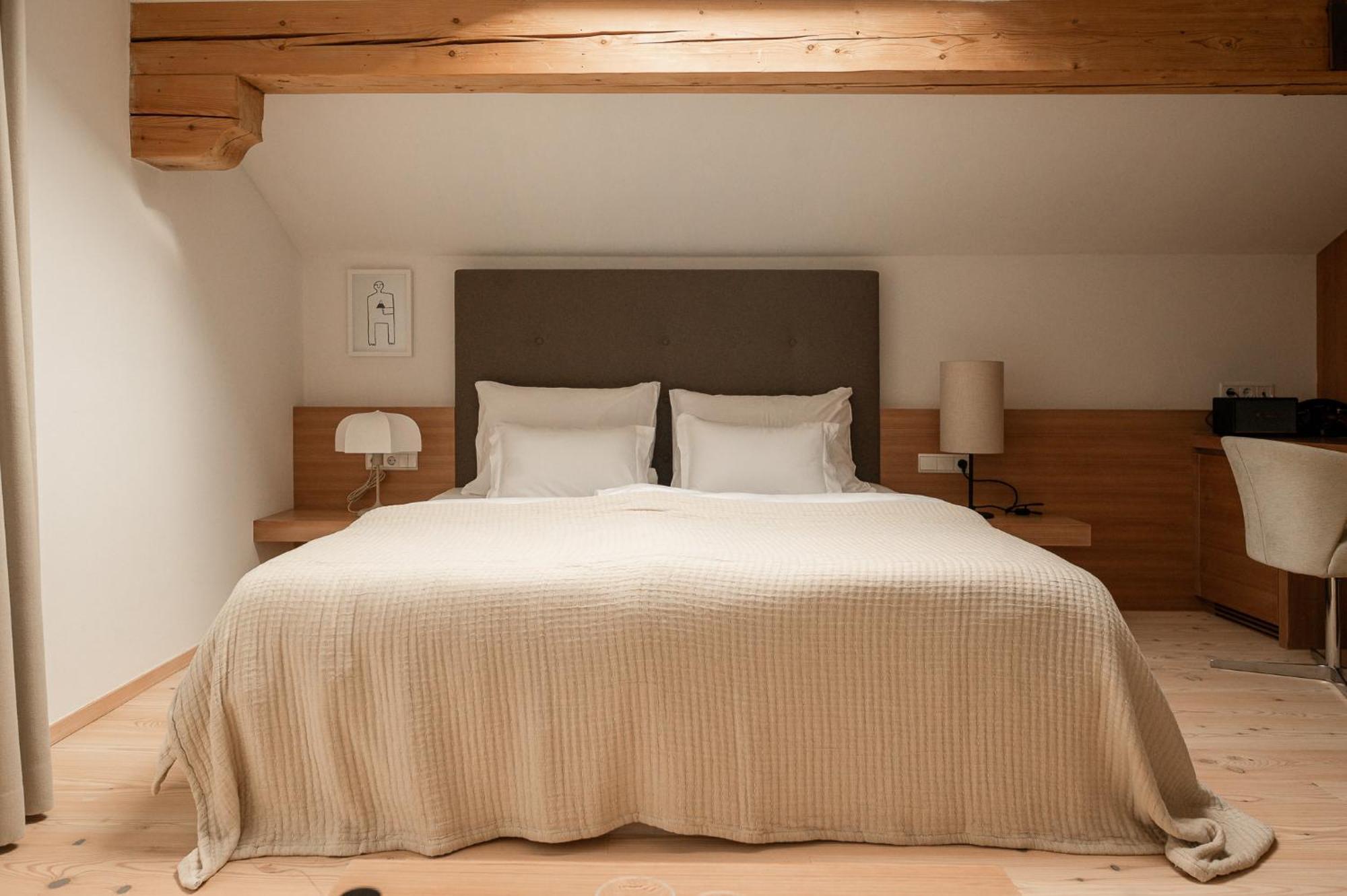 Superior Queen Room Annex