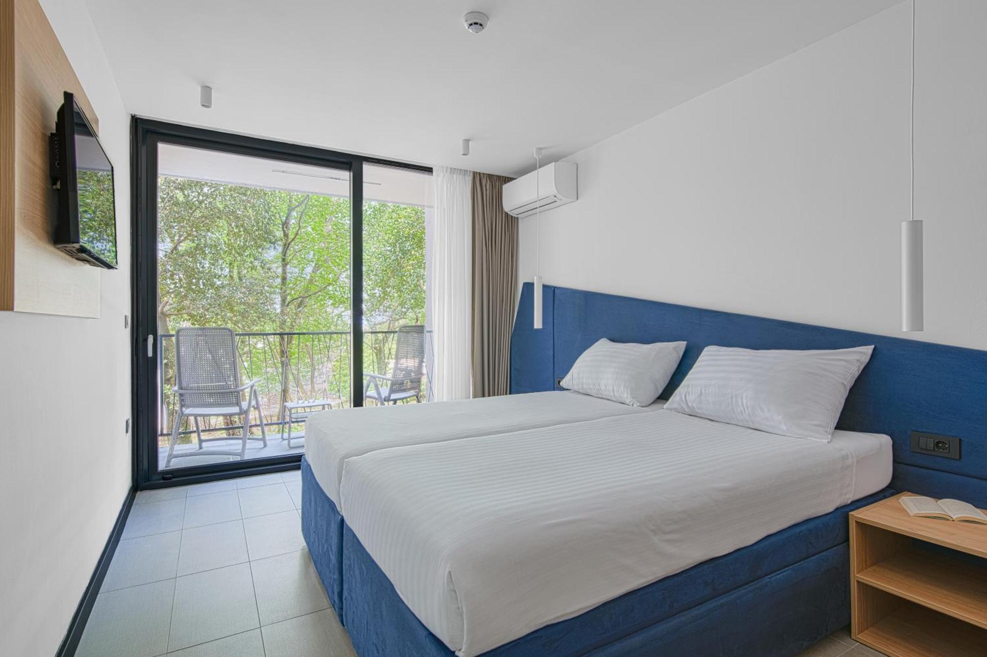 Double Room Extra pull-out Bed Sea Side View Balcony