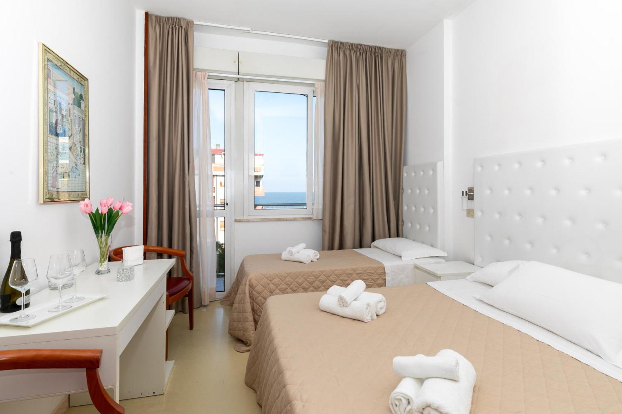 Triple Room Sea View