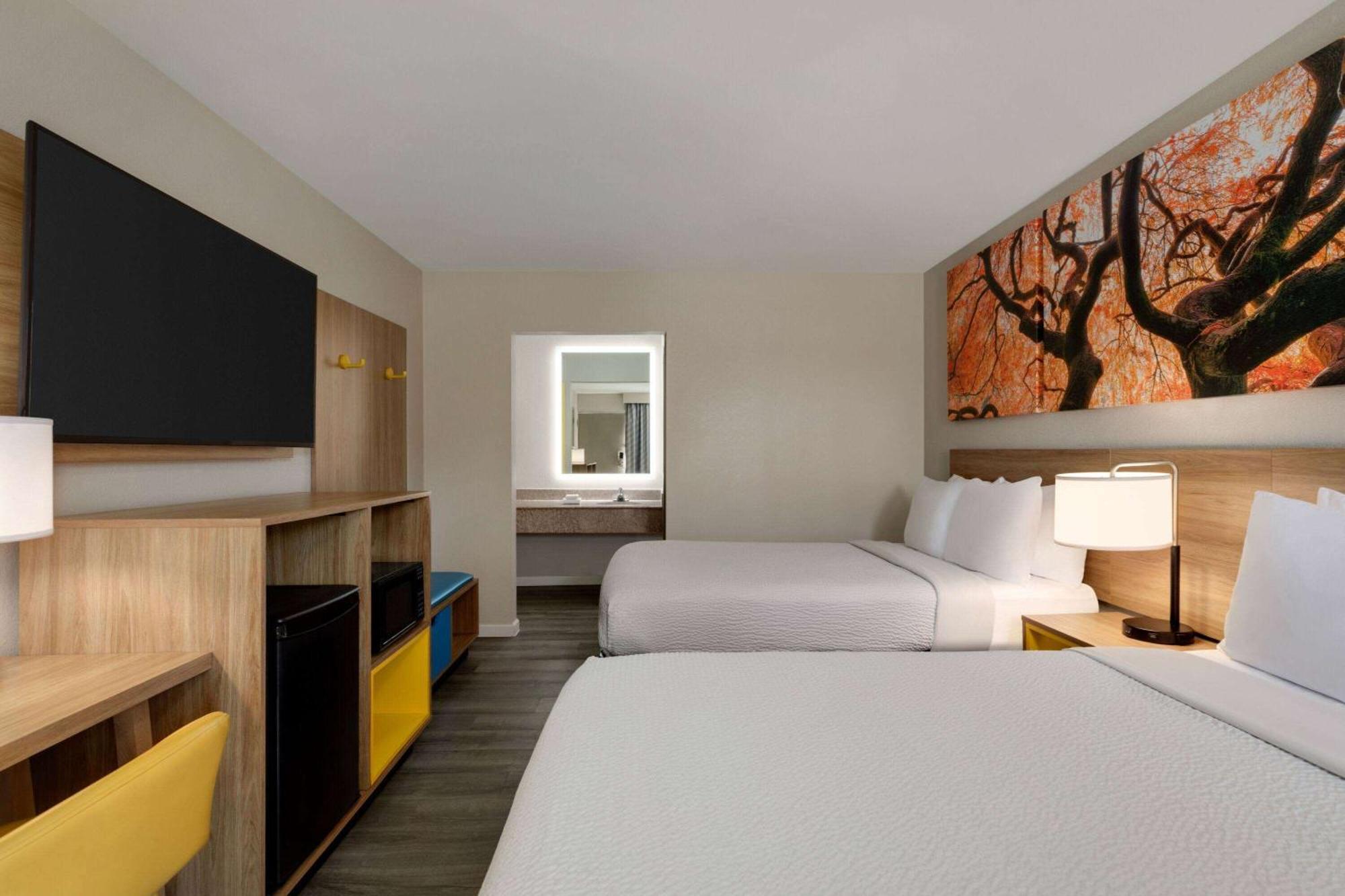 Deluxe Double Room with Two Double Beds - Non-Smoking