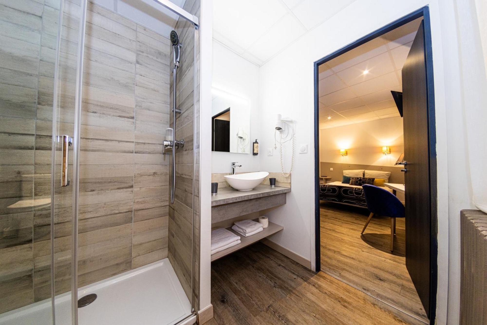 Double Room,1649025711:JPEG