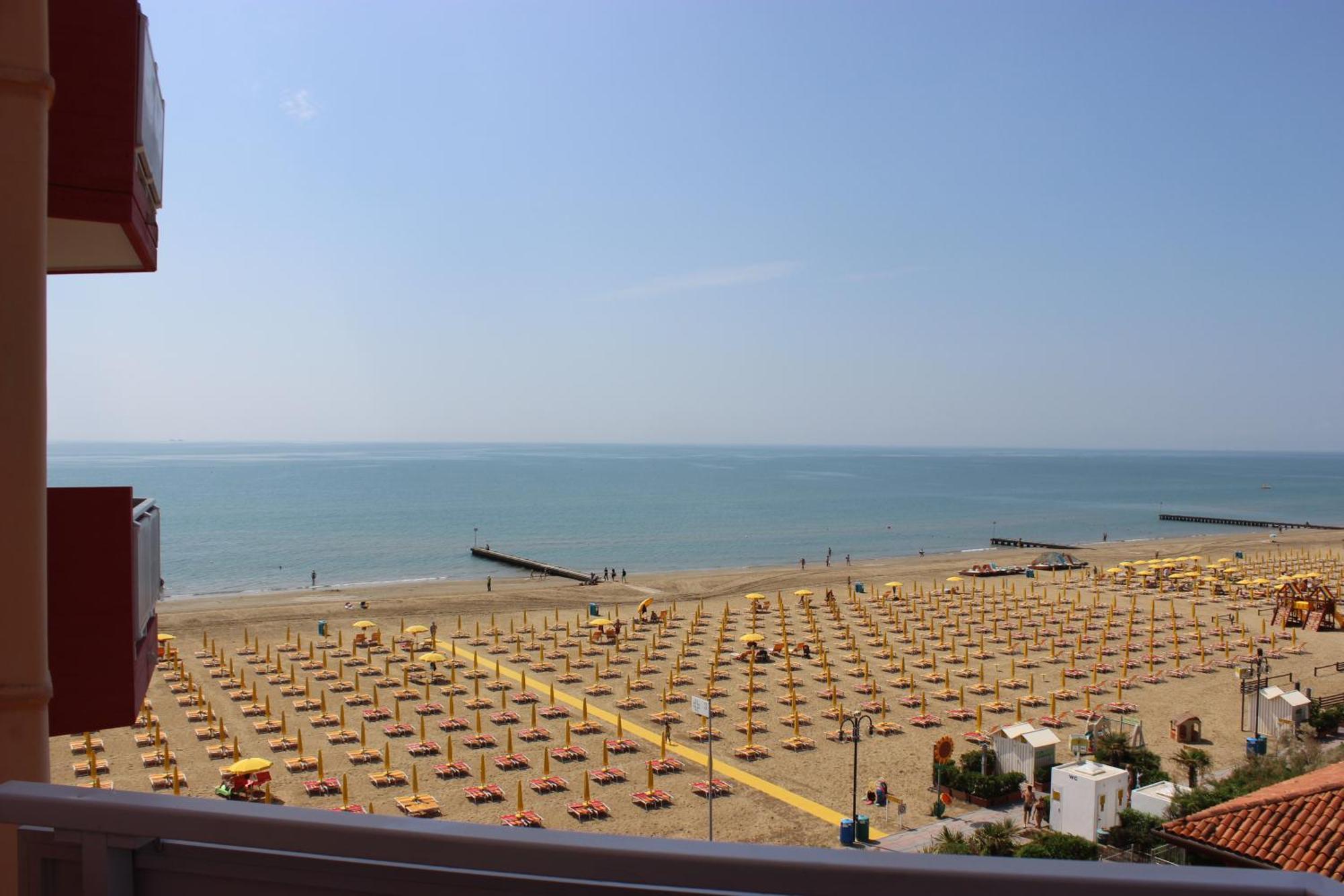 Double or Twin Room Partial Sea View