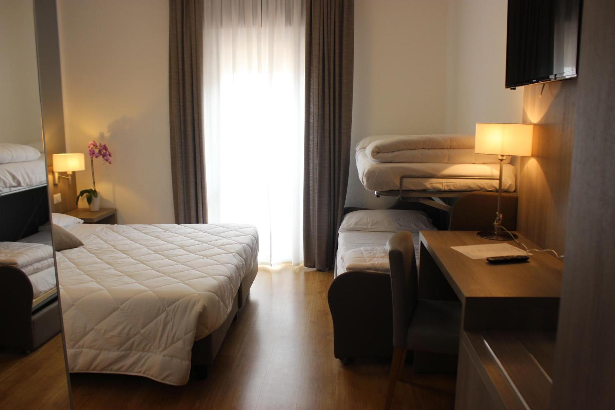 Triple Room partial sea view
