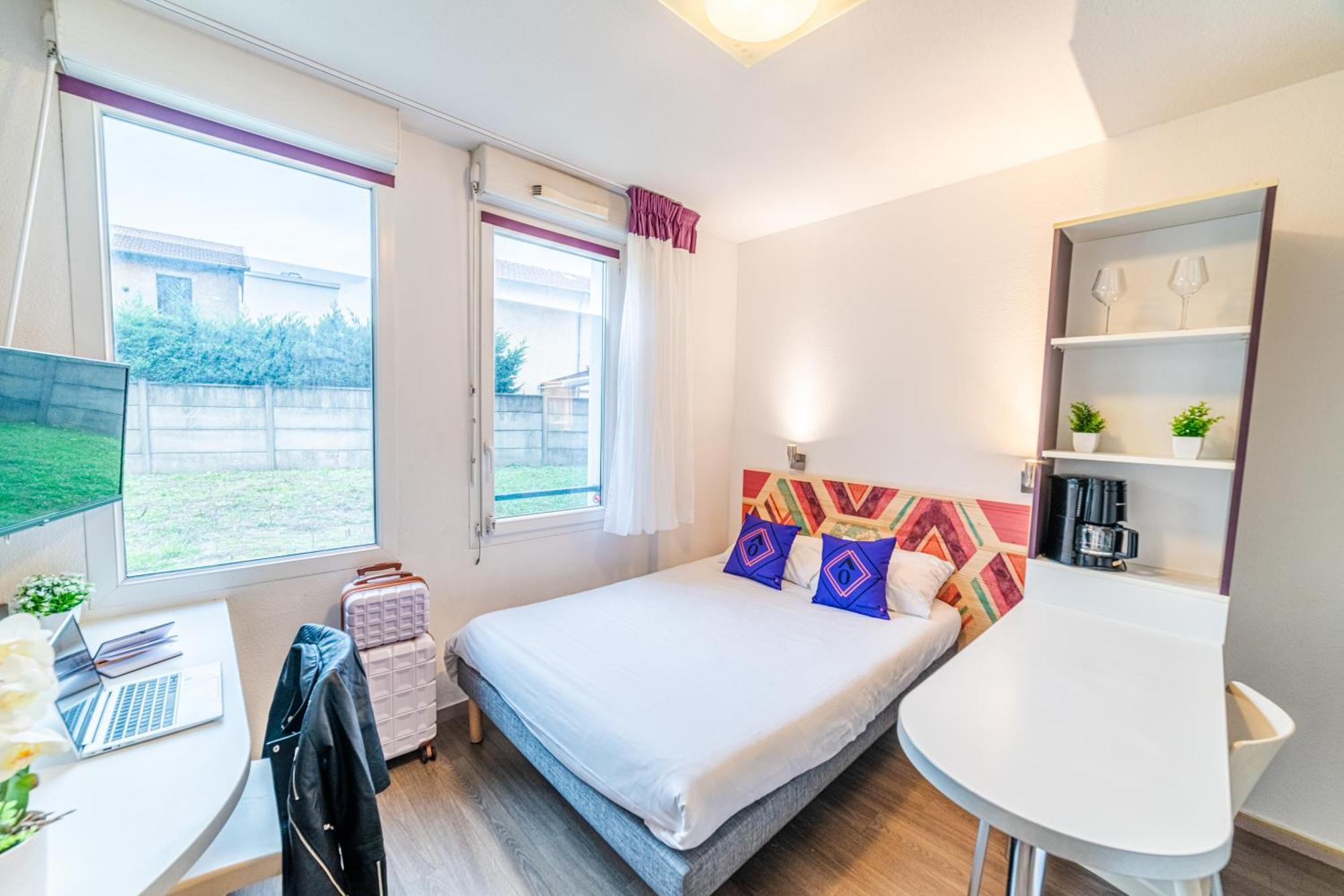 Studio Apartment Double Bed