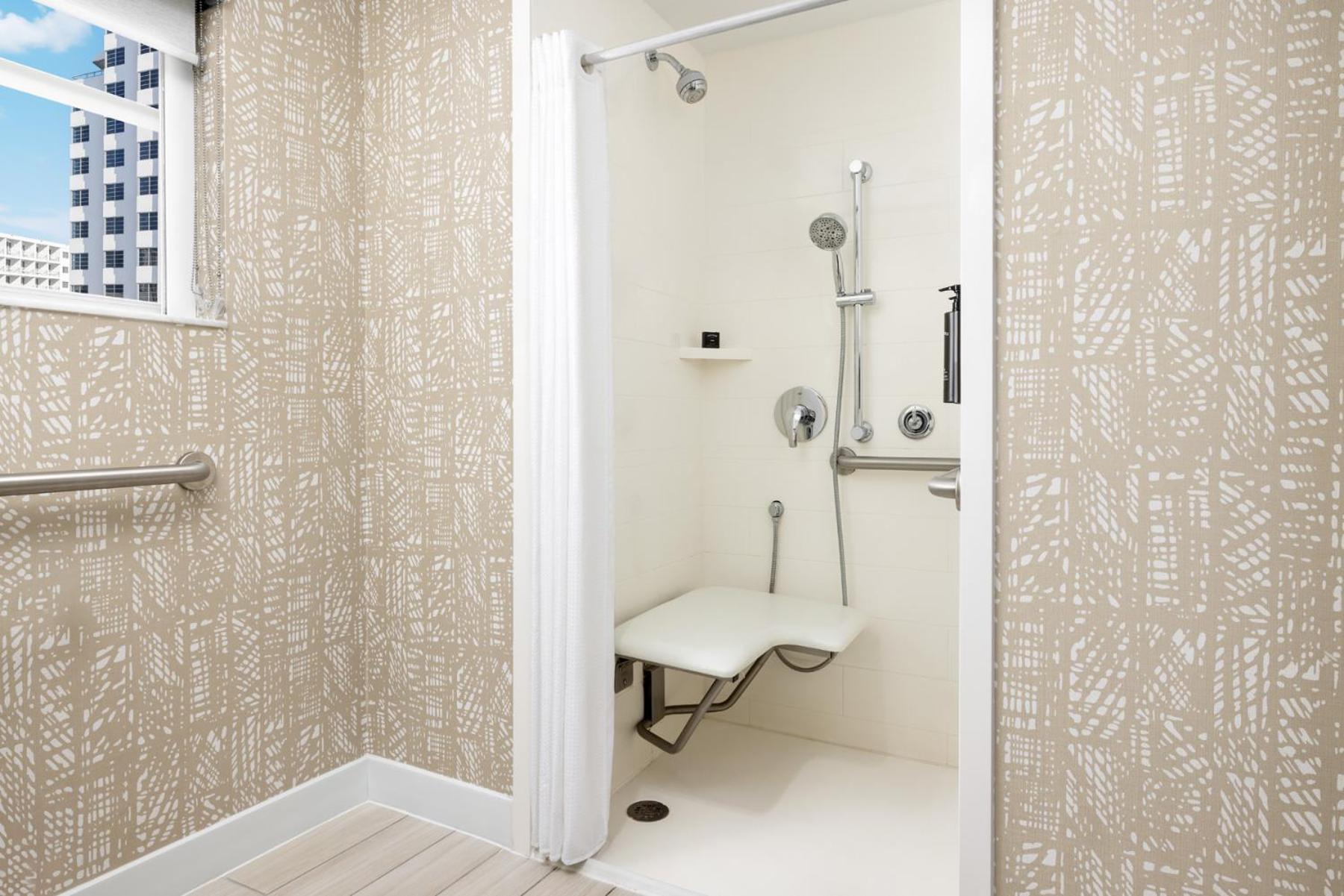 King Room with Pool View - Mobility Access,1638521526:JPEG