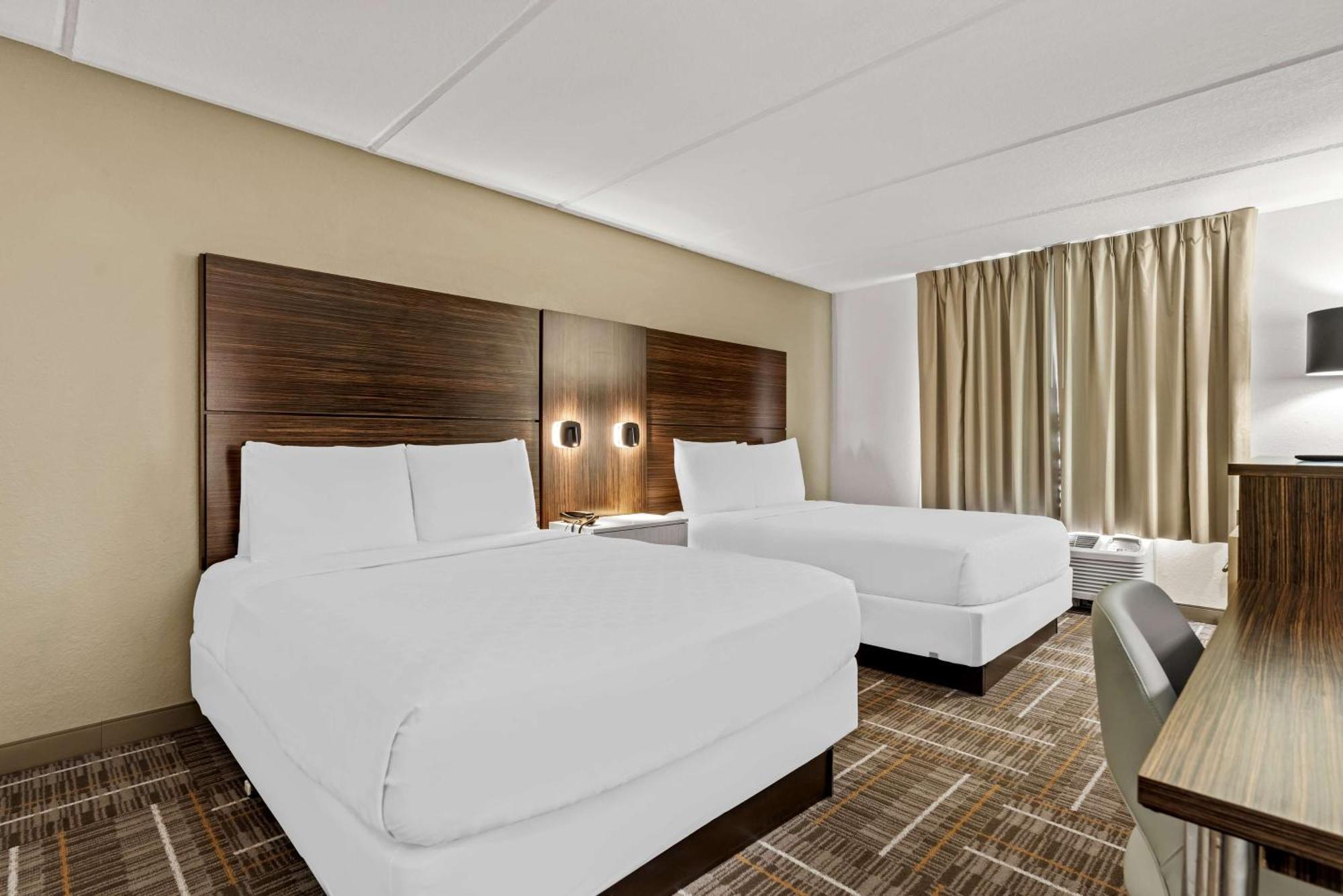 Queen Room Two Queen Beds Non-Smoking
